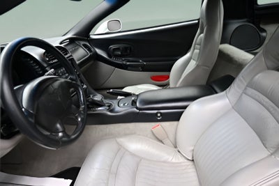 2004 Chevrolet Corvette Base