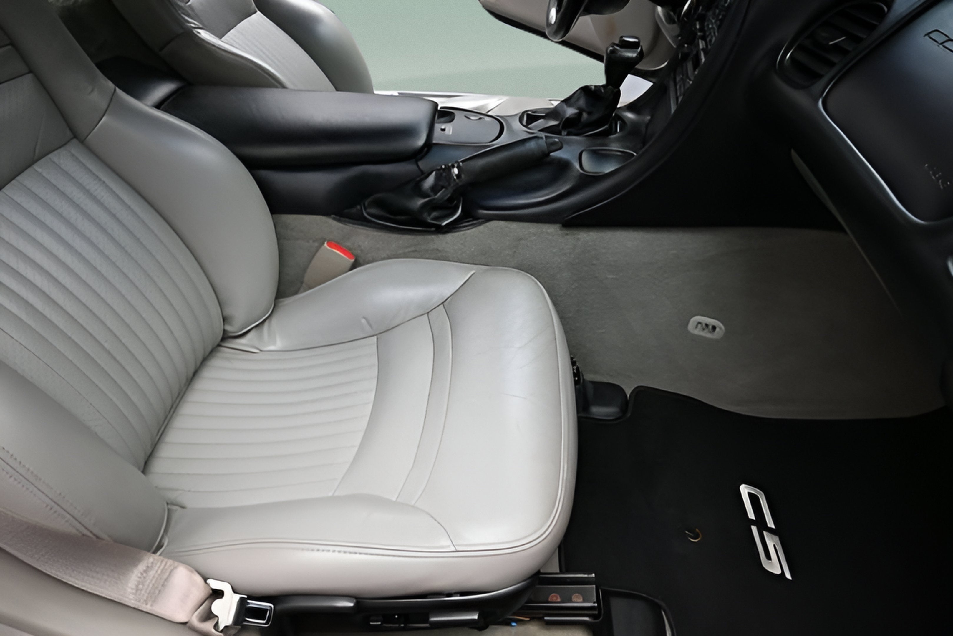 2004 Chevrolet Corvette Base