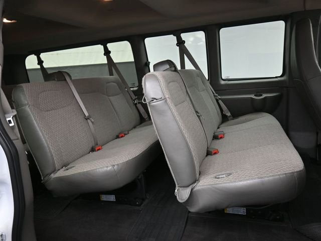2025 Chevrolet Express 3500 LT Passenger