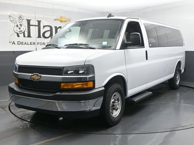 2025 Chevrolet Express 3500 LT Passenger