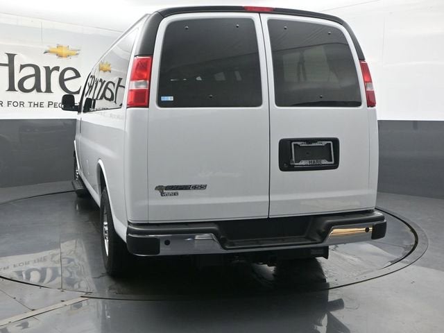 2025 Chevrolet Express 3500 LT Passenger