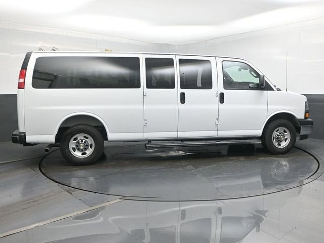 2025 Chevrolet Express 3500 LT Passenger