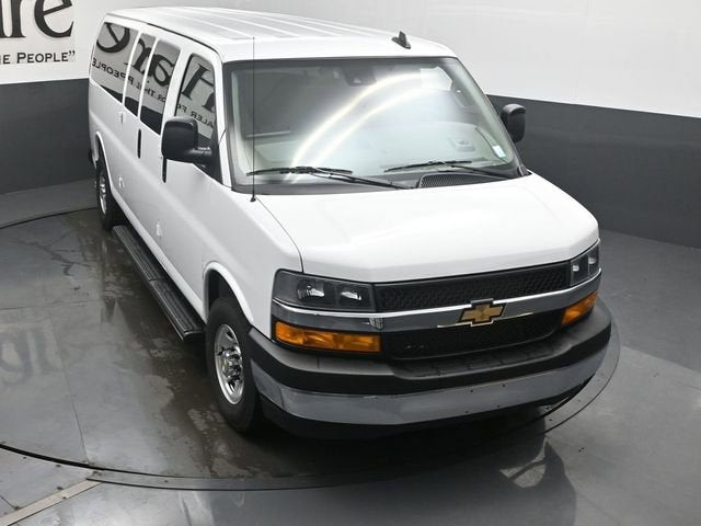 2025 Chevrolet Express 3500 LT Passenger