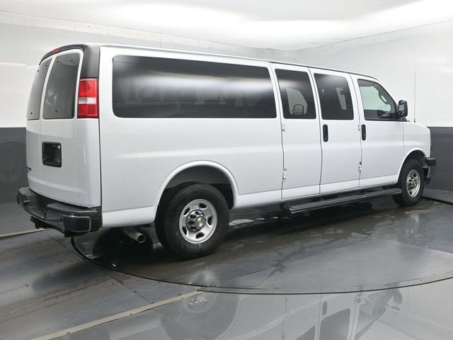 2025 Chevrolet Express 3500 LT Passenger