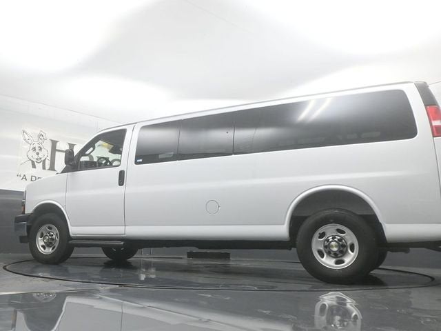 2025 Chevrolet Express 3500 LT Passenger