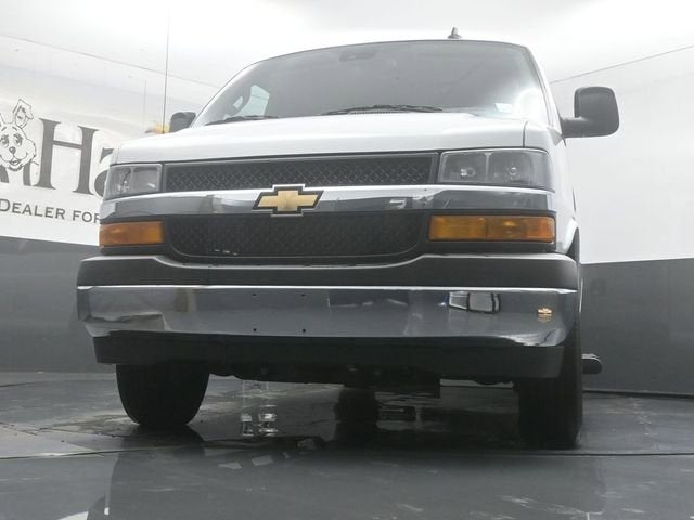 2025 Chevrolet Express 3500 LT Passenger