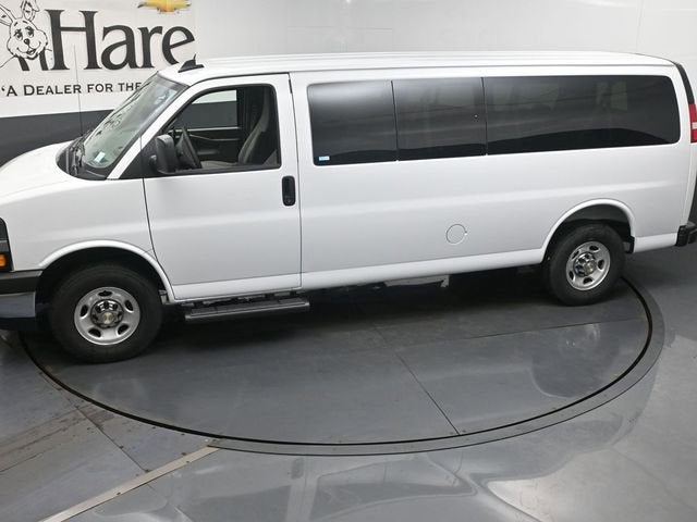 2025 Chevrolet Express 3500 LT Passenger