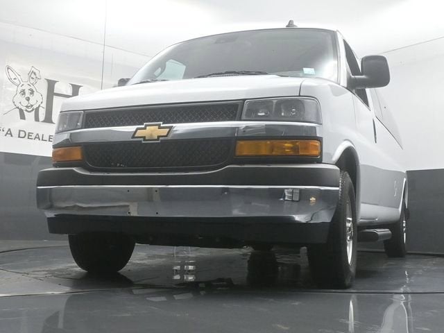 2025 Chevrolet Express 3500 LT Passenger