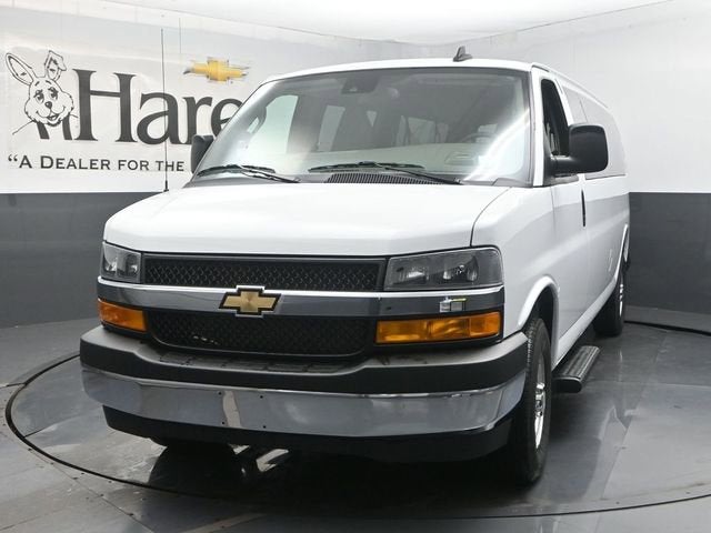 2025 Chevrolet Express 3500 LT Passenger