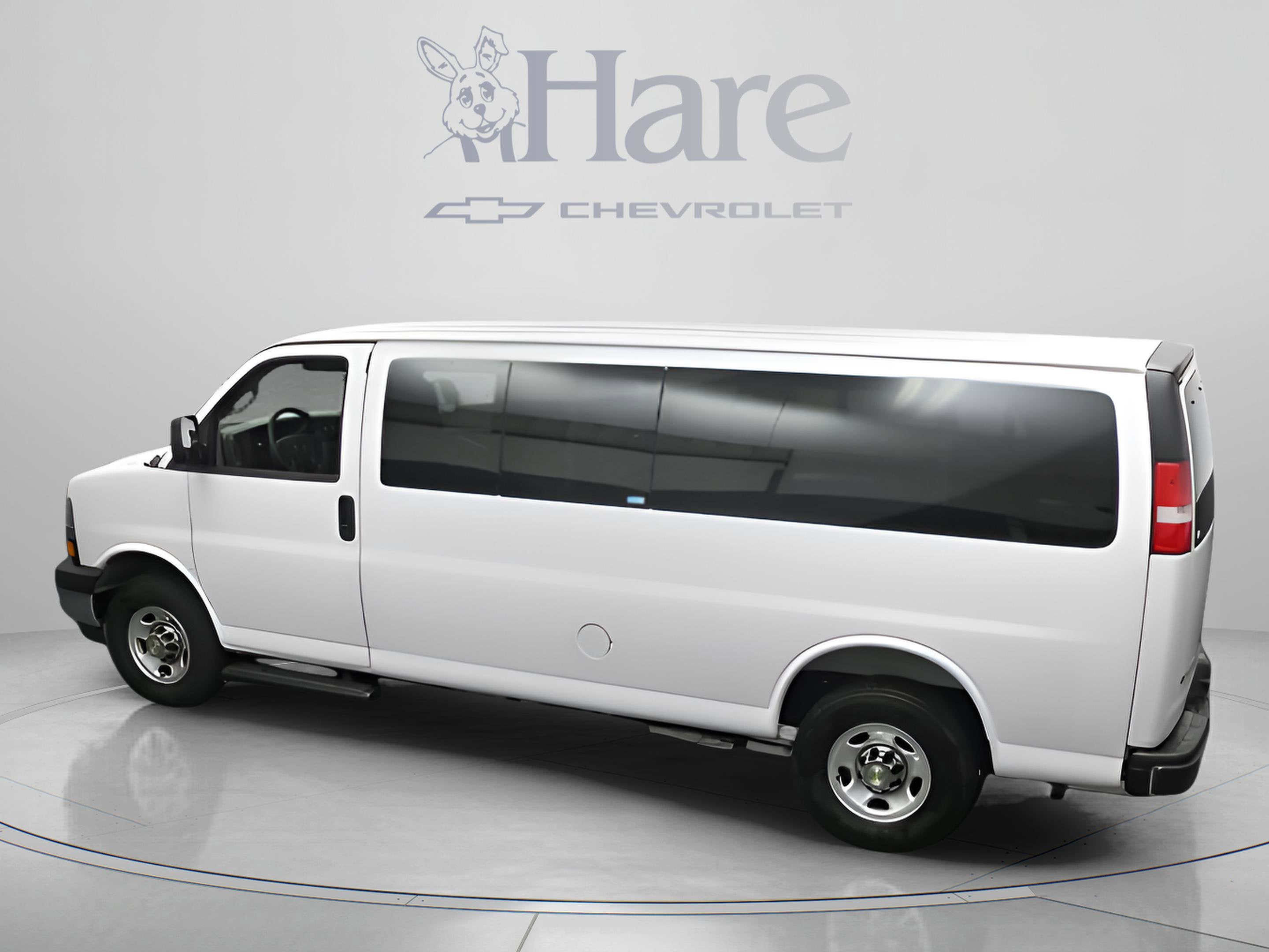 2025 Chevrolet Express 3500 LT Passenger