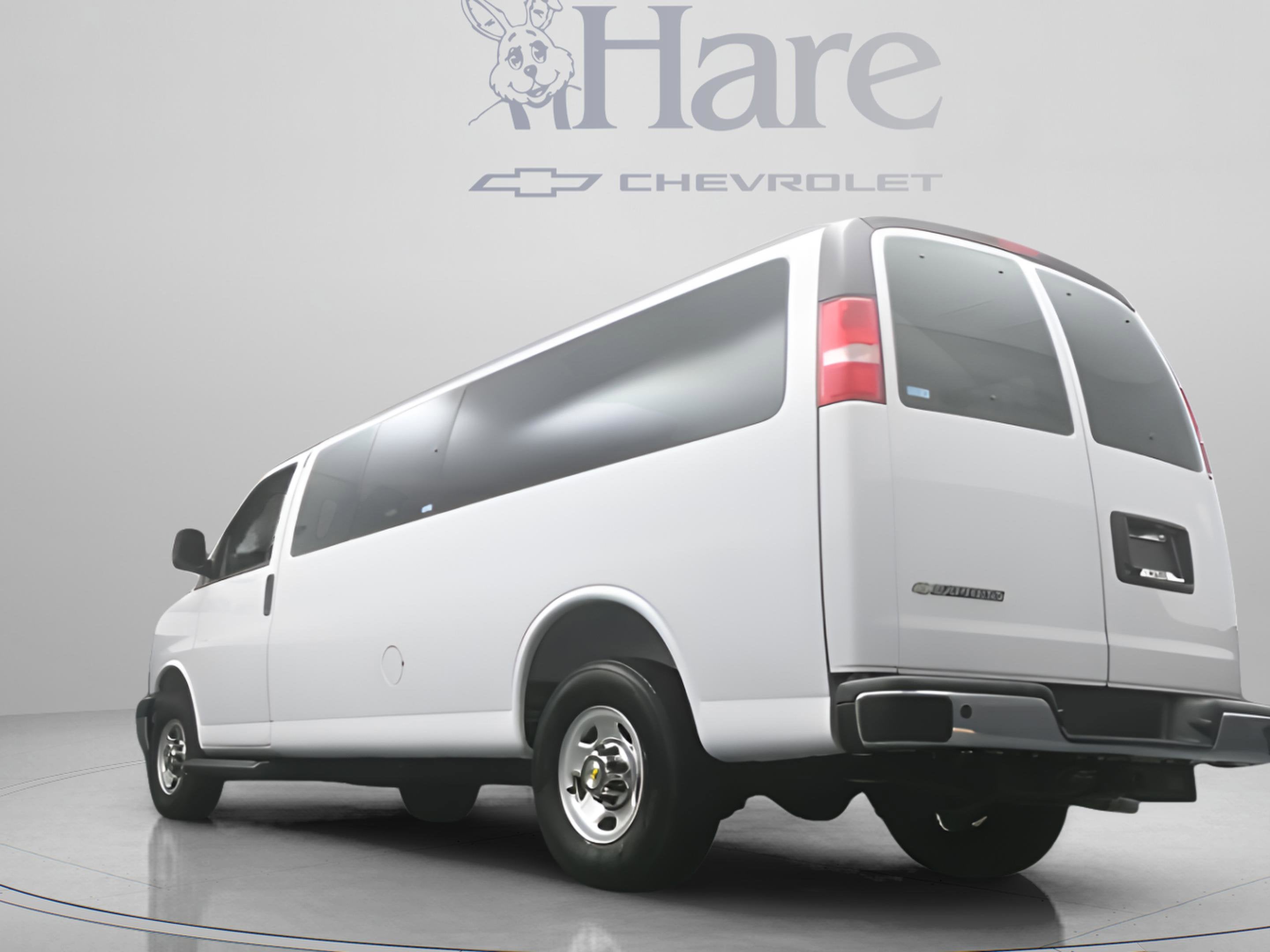 2025 Chevrolet Express 3500 LT Passenger