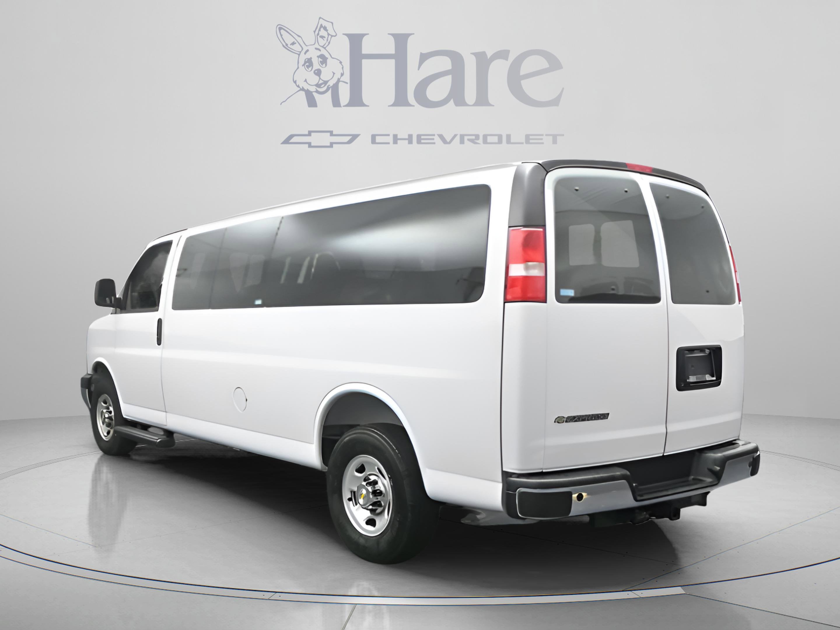 2025 Chevrolet Express 3500 LT Passenger