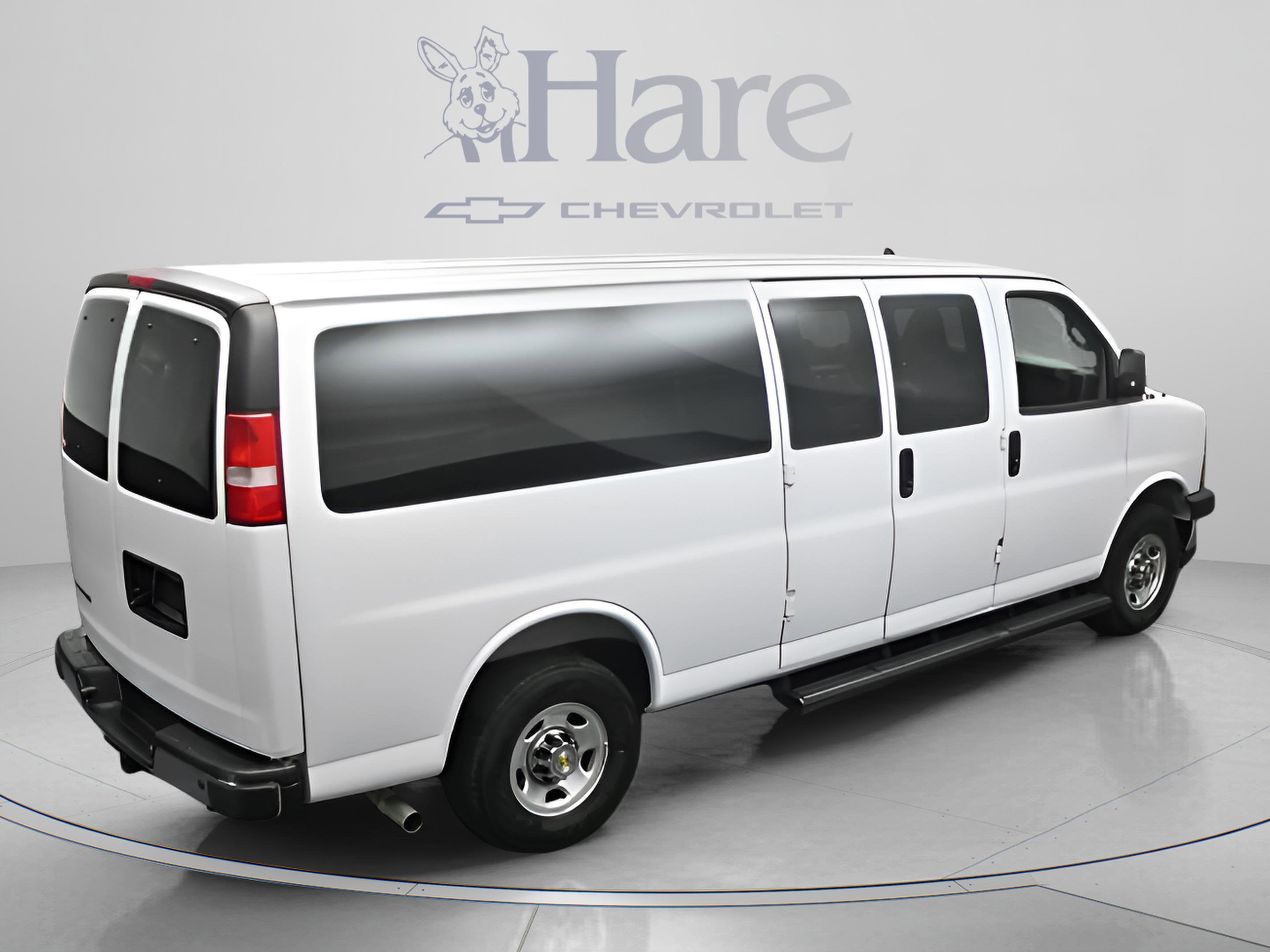 2025 Chevrolet Express 3500 LT Passenger