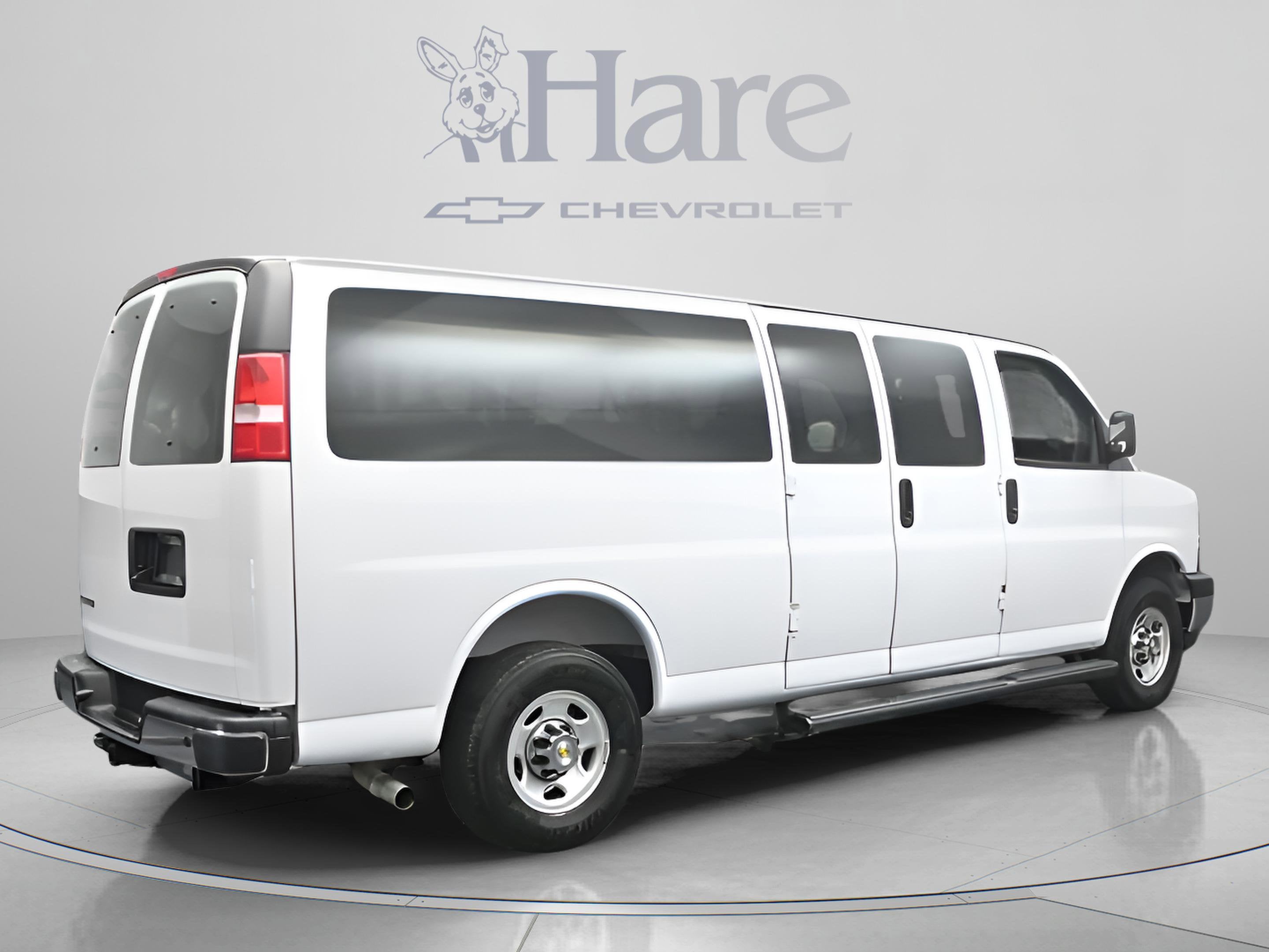 2025 Chevrolet Express 3500 LT Passenger
