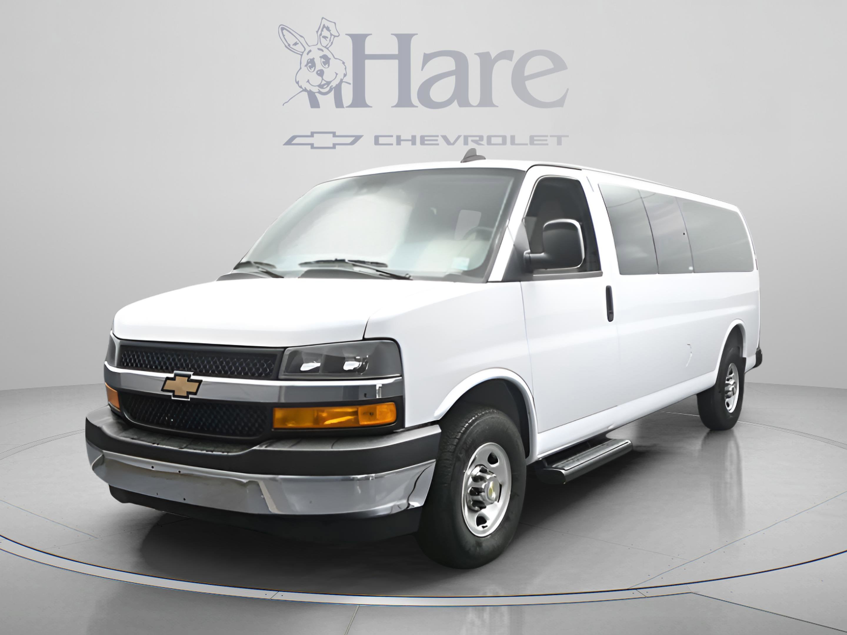 2025 Chevrolet Express 3500 LT Passenger