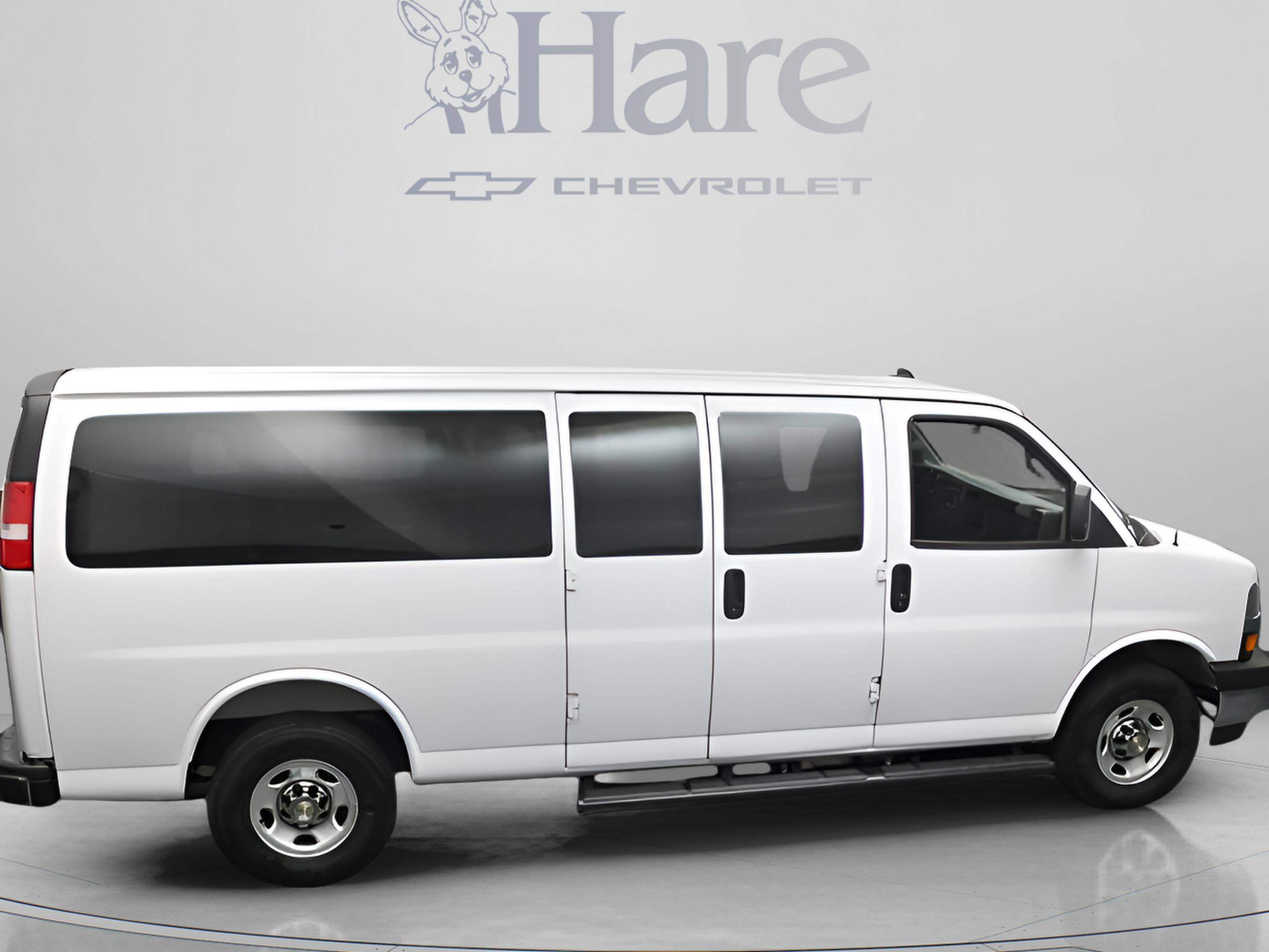 2025 Chevrolet Express 3500 LT Passenger