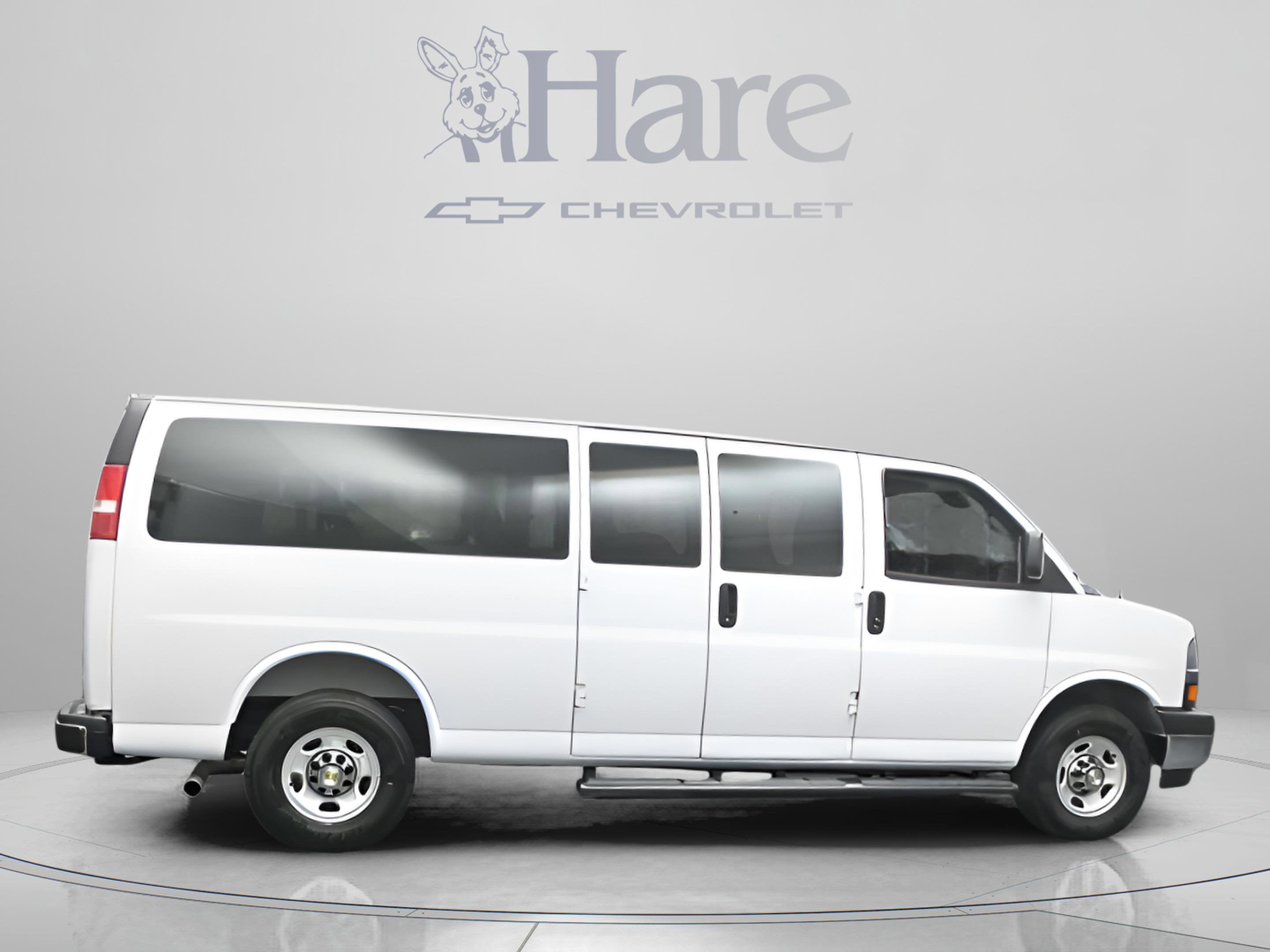 2025 Chevrolet Express 3500 LT Passenger