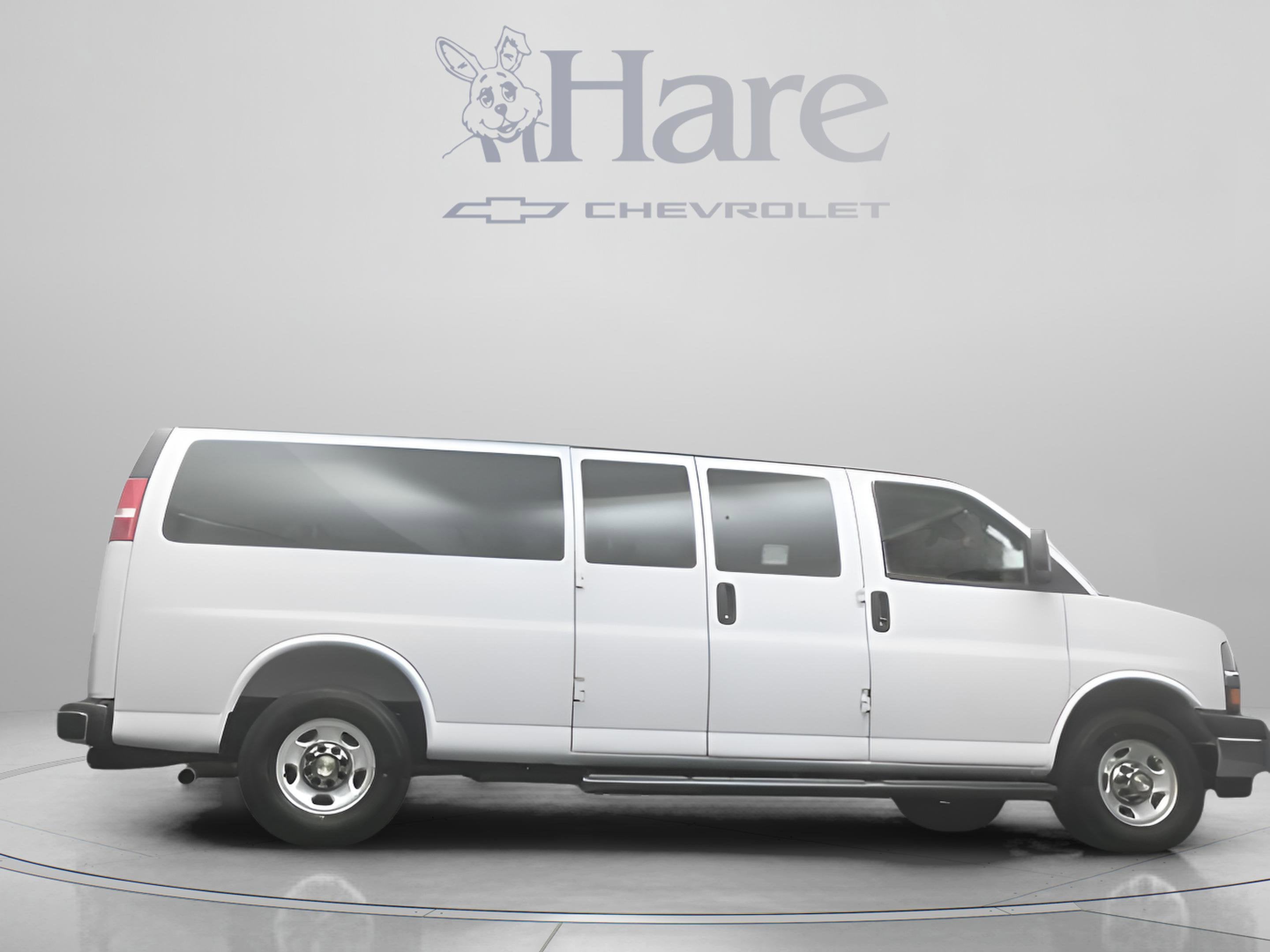 2025 Chevrolet Express 3500 LT Passenger