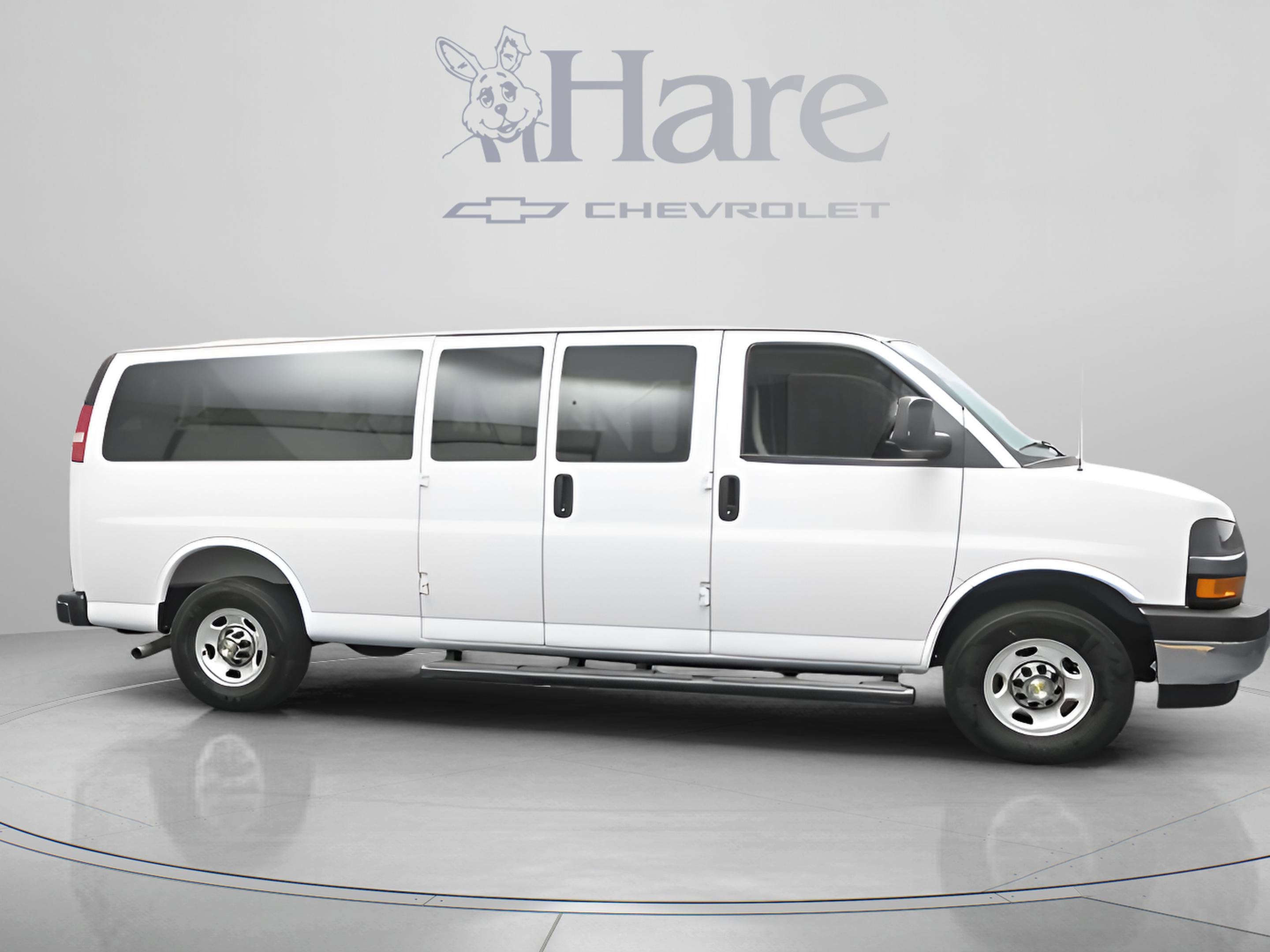 2025 Chevrolet Express 3500 LT Passenger