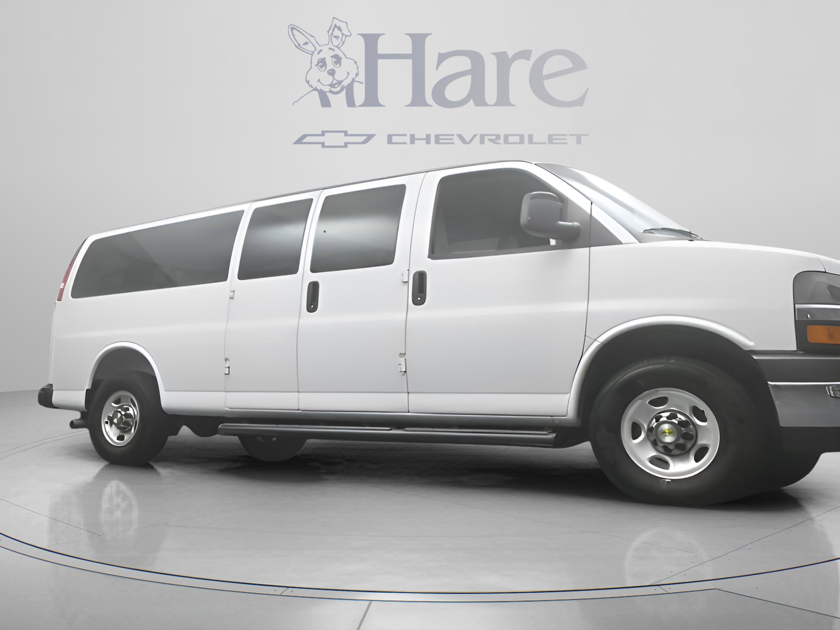 2025 Chevrolet Express 3500 LT Passenger
