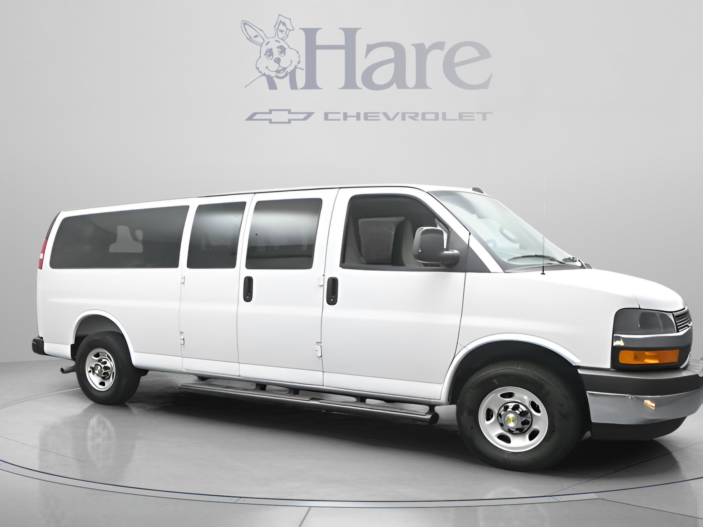 2025 Chevrolet Express 3500 LT Passenger