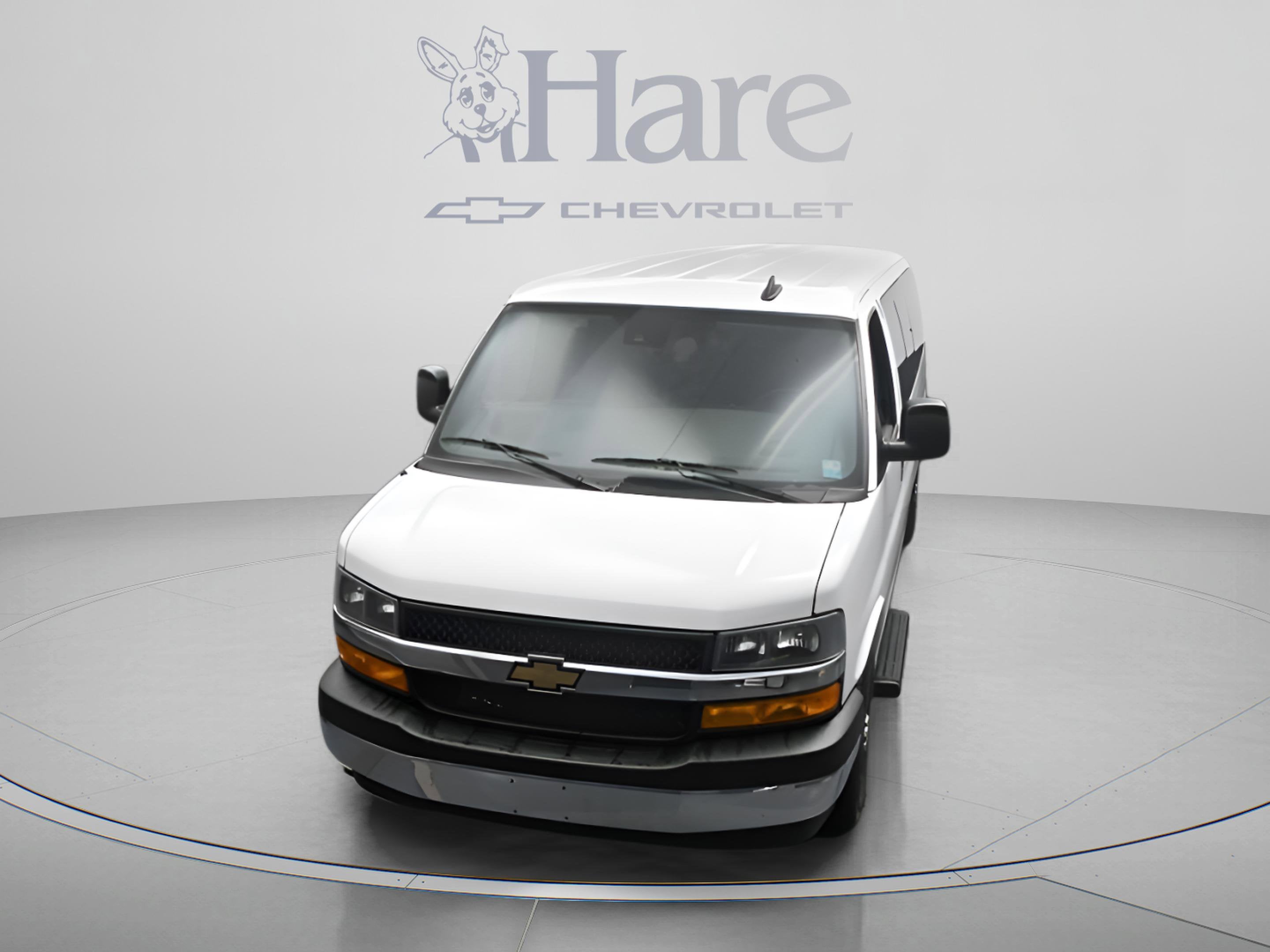 2025 Chevrolet Express 3500 LT Passenger