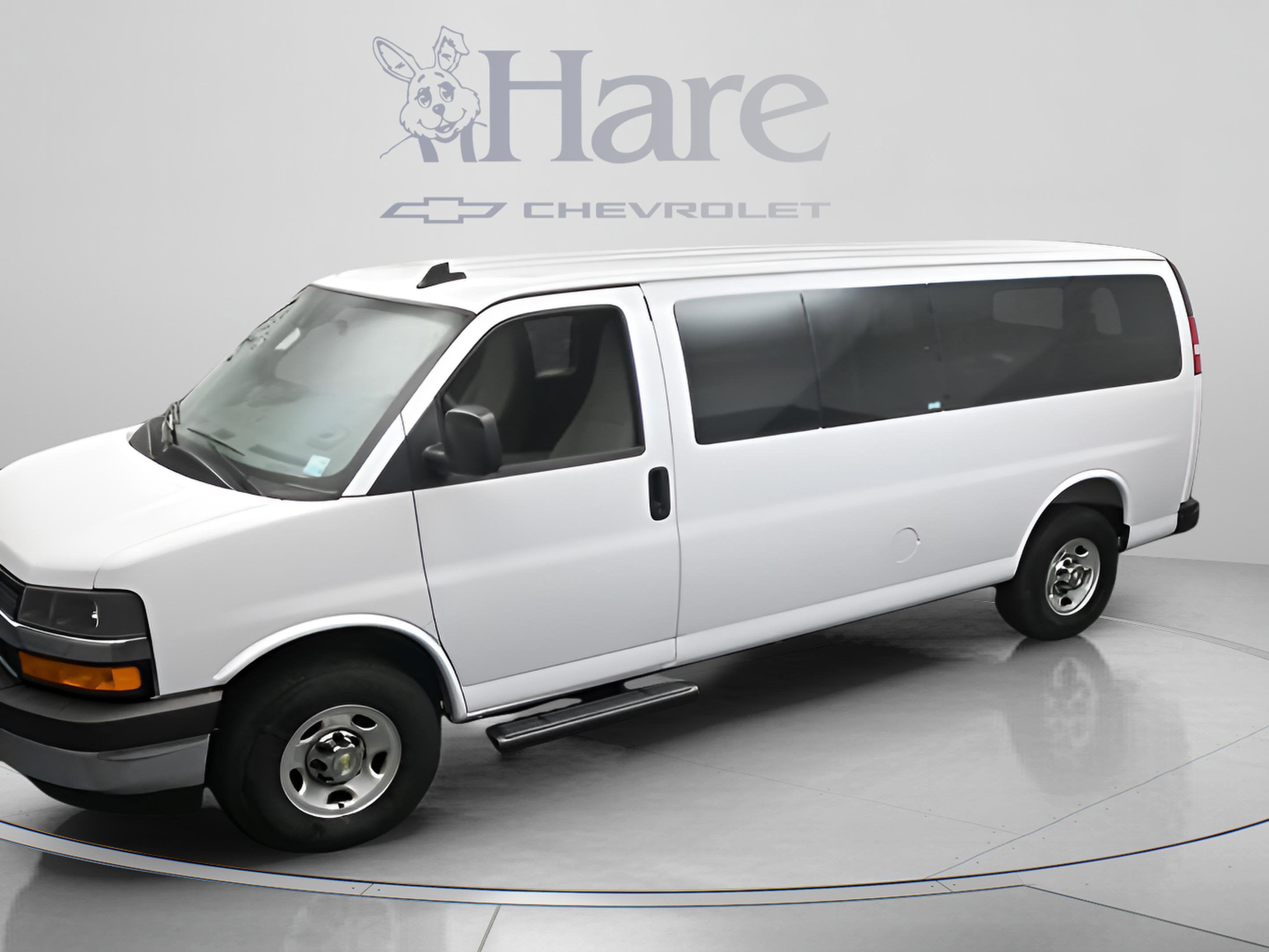2025 Chevrolet Express 3500 LT Passenger