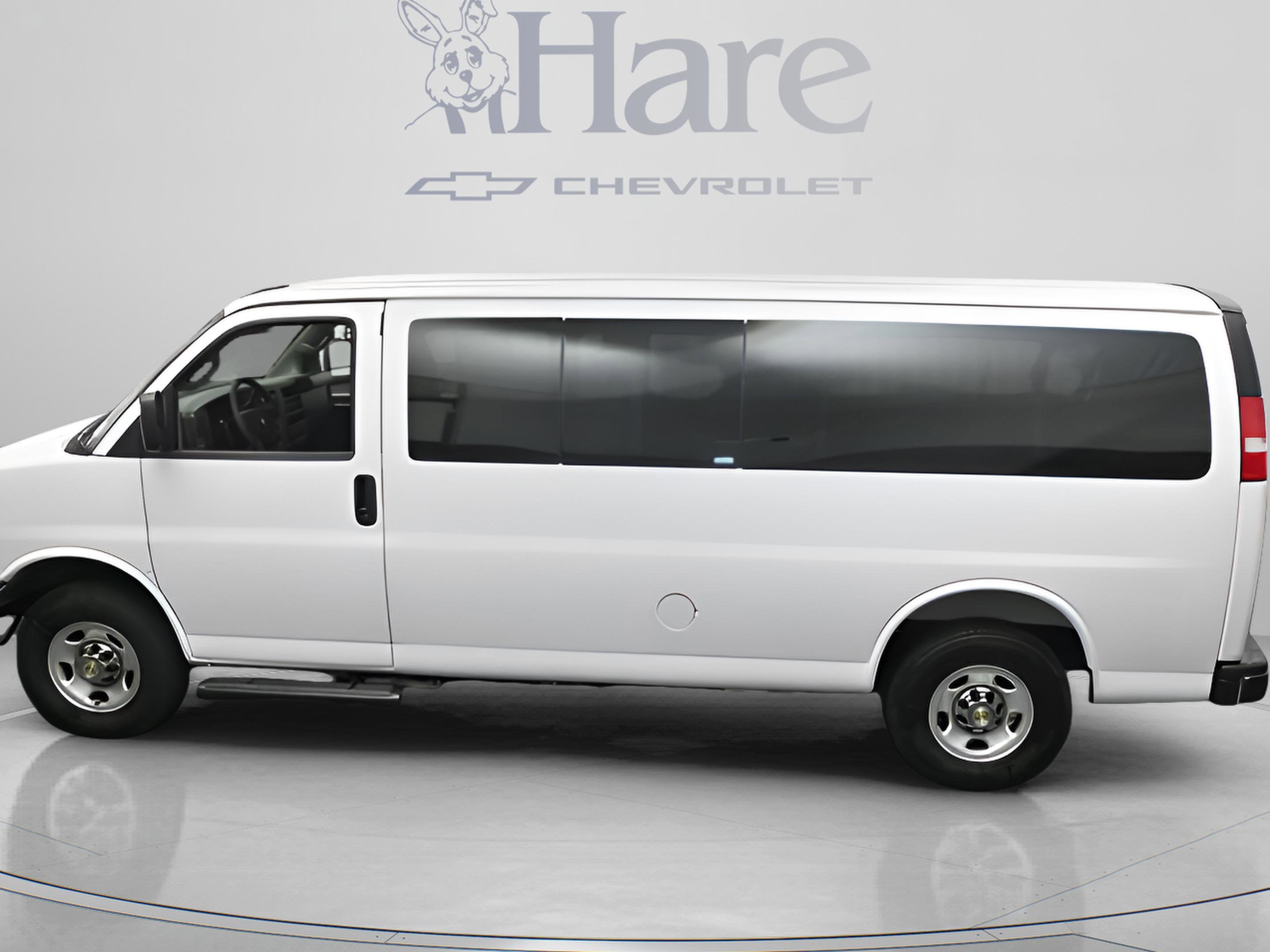 2025 Chevrolet Express 3500 LT Passenger