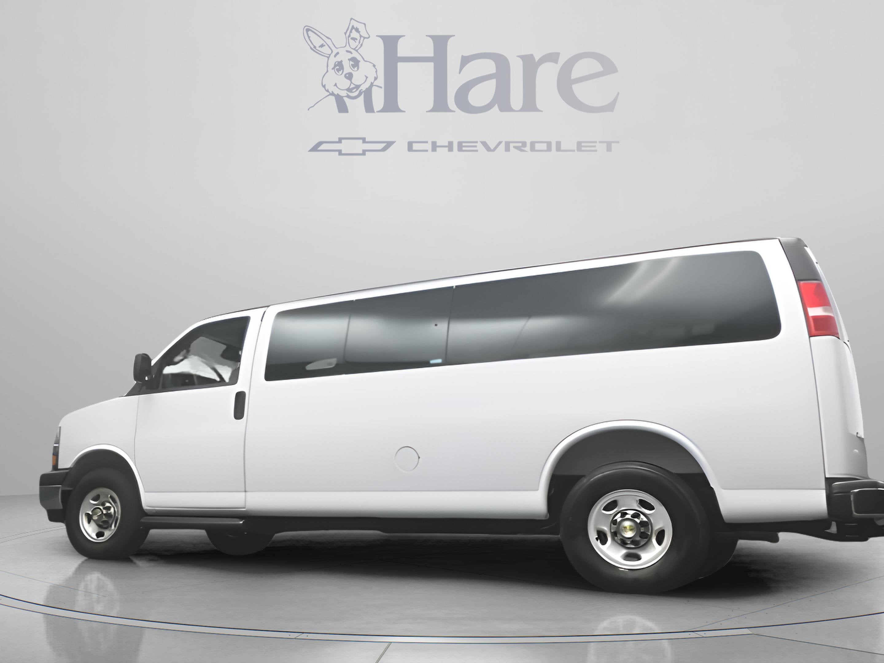 2025 Chevrolet Express 3500 LT Passenger