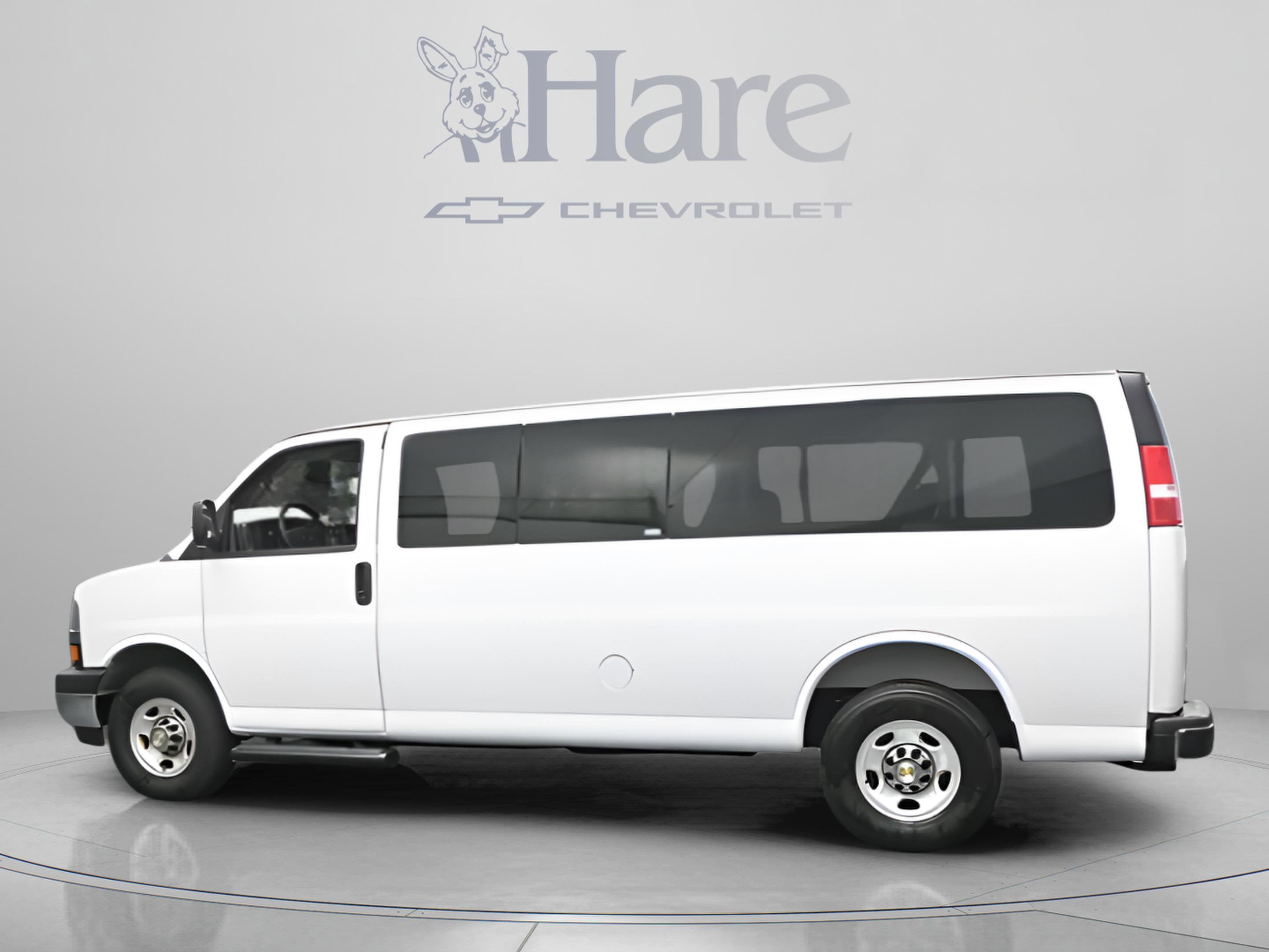 2025 Chevrolet Express 3500 LT Passenger