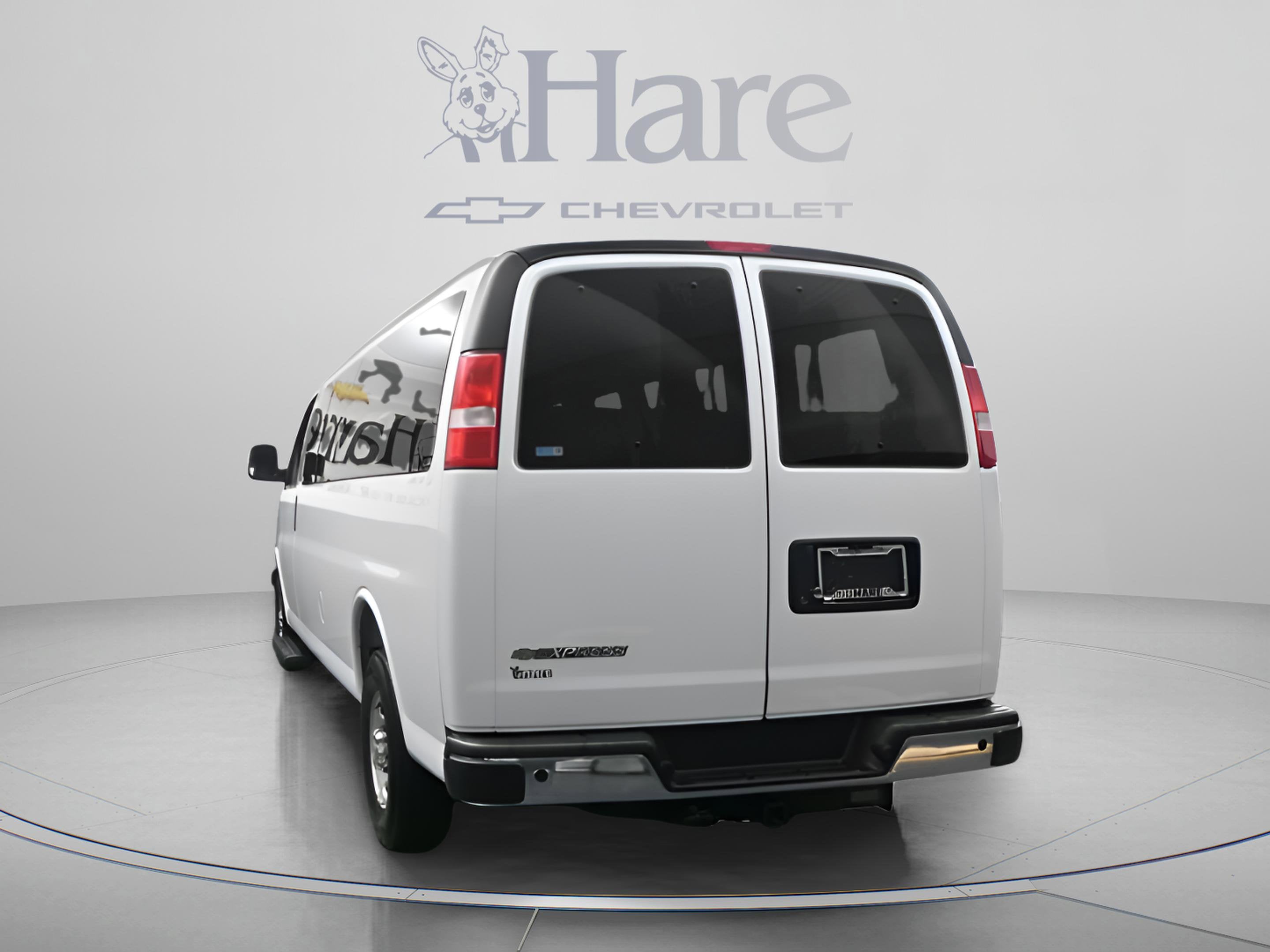 2025 Chevrolet Express 3500 LT Passenger