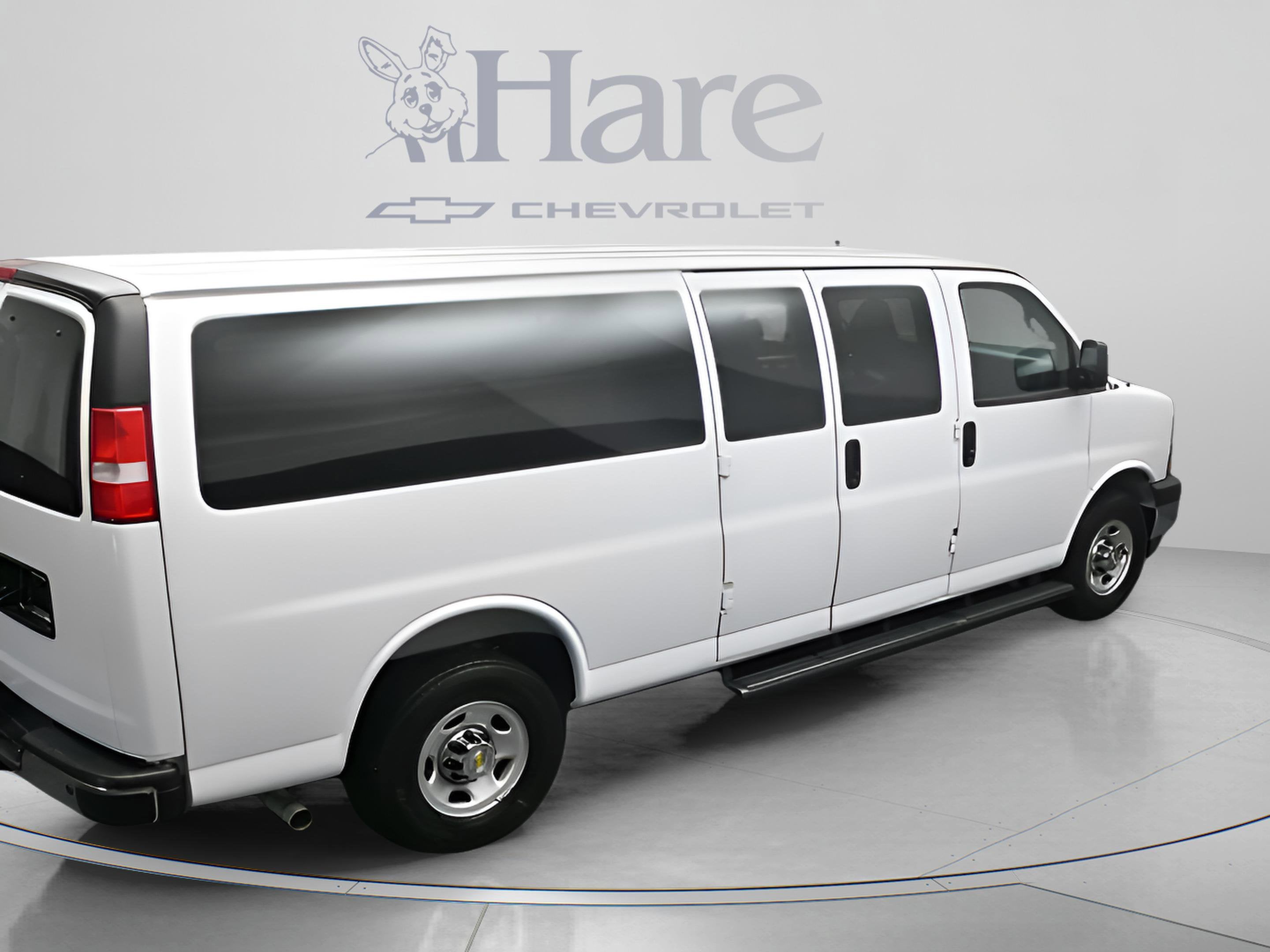 2025 Chevrolet Express 3500 LT Passenger