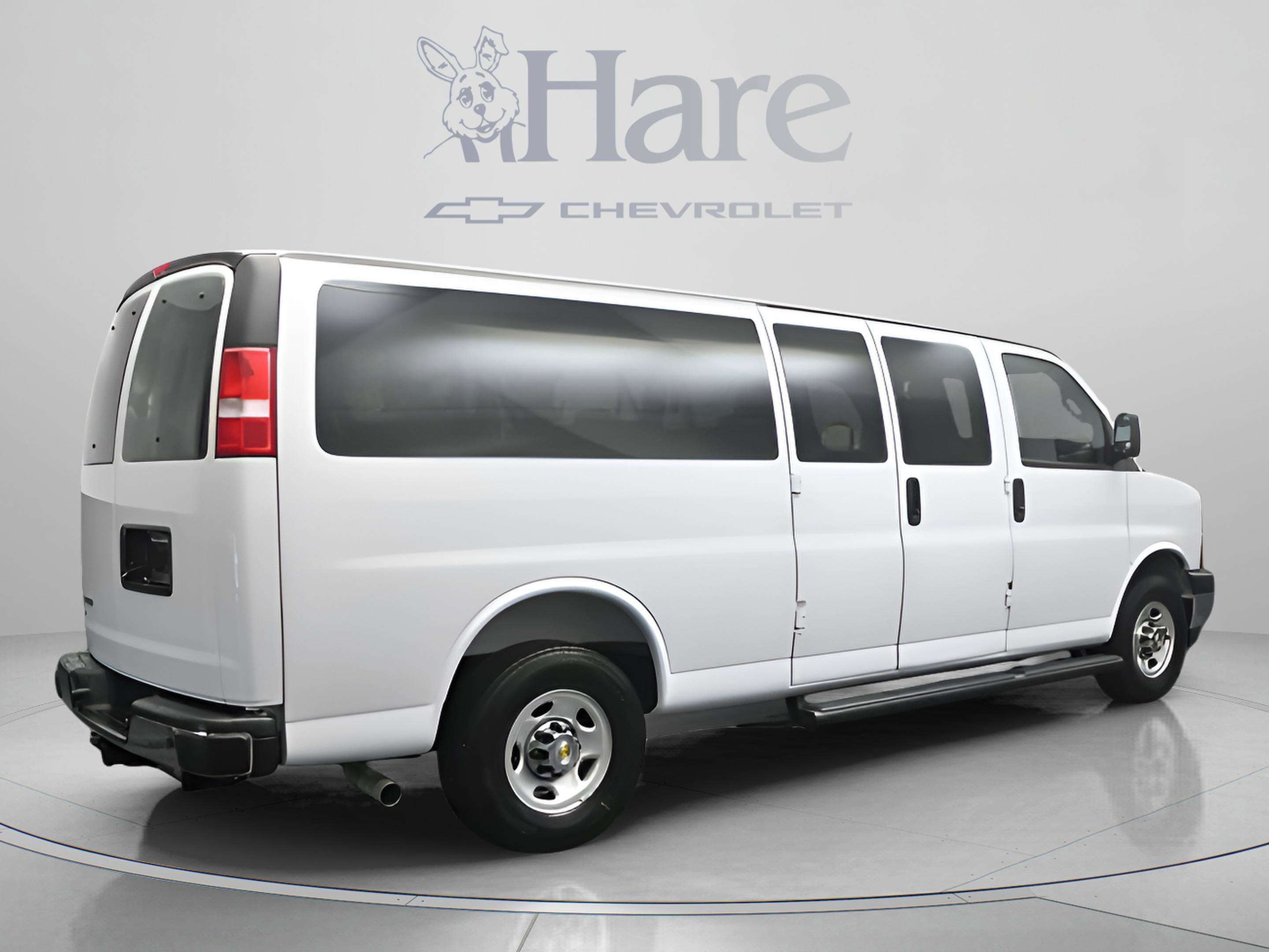 2025 Chevrolet Express 3500 LT Passenger