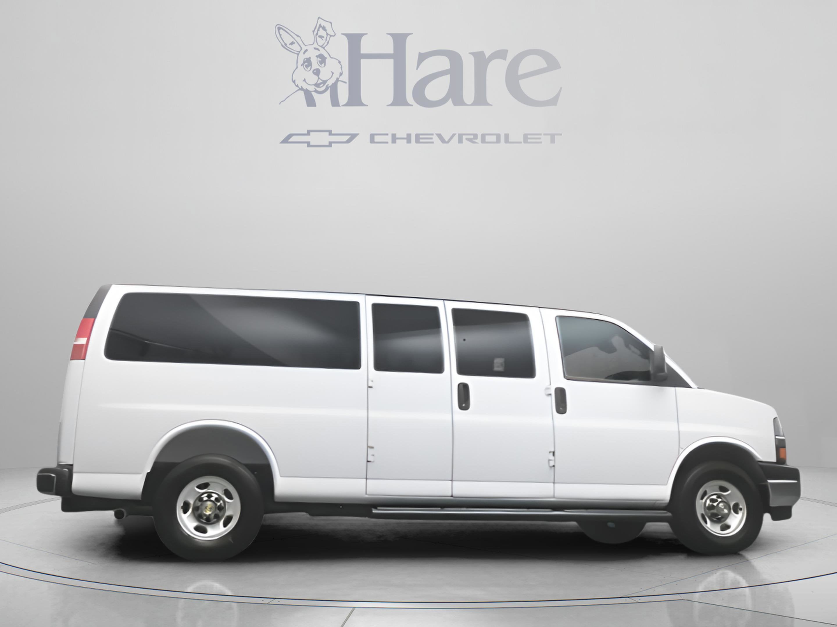 2025 Chevrolet Express 3500 LT Passenger