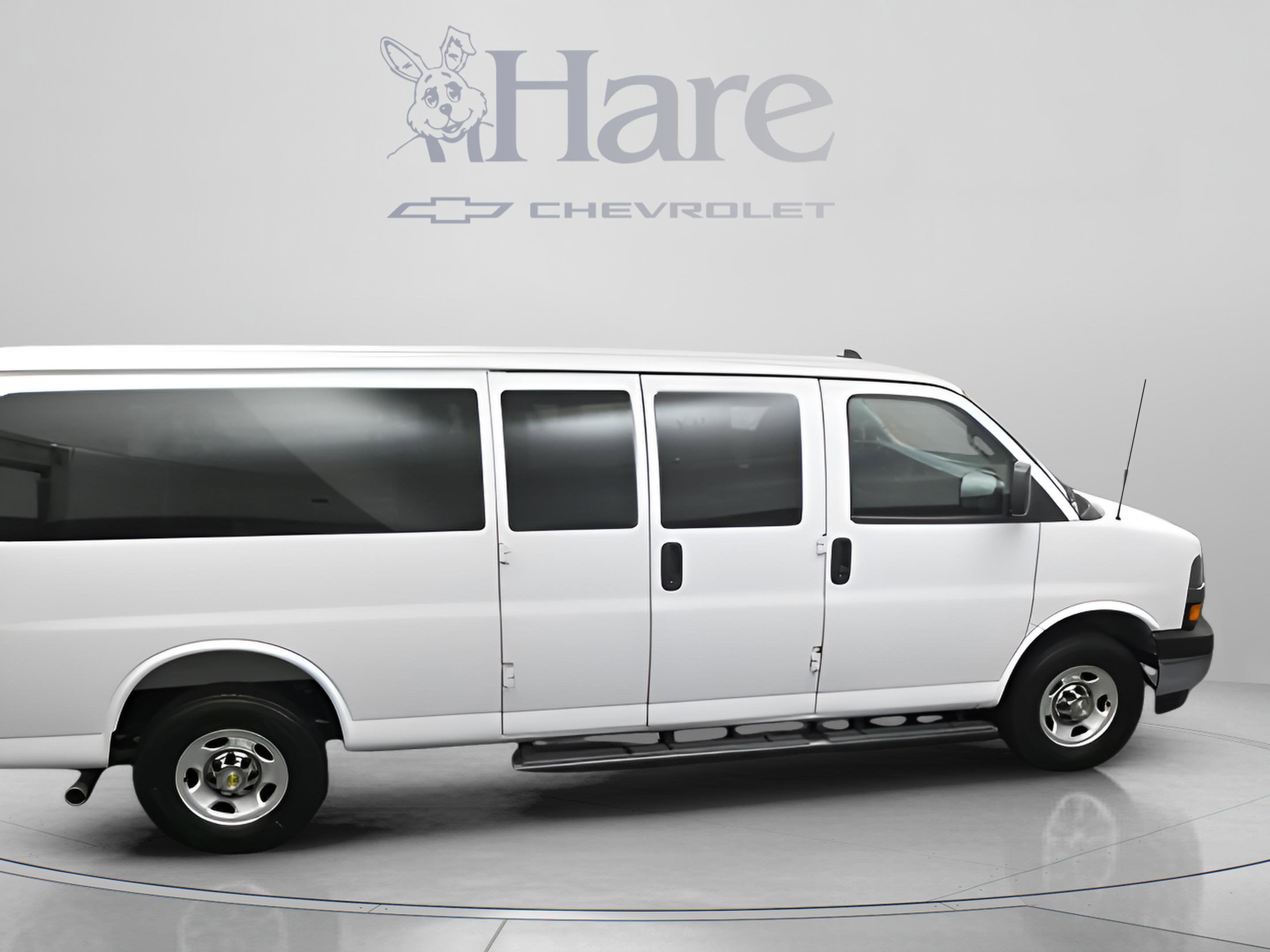 2025 Chevrolet Express 3500 LT Passenger