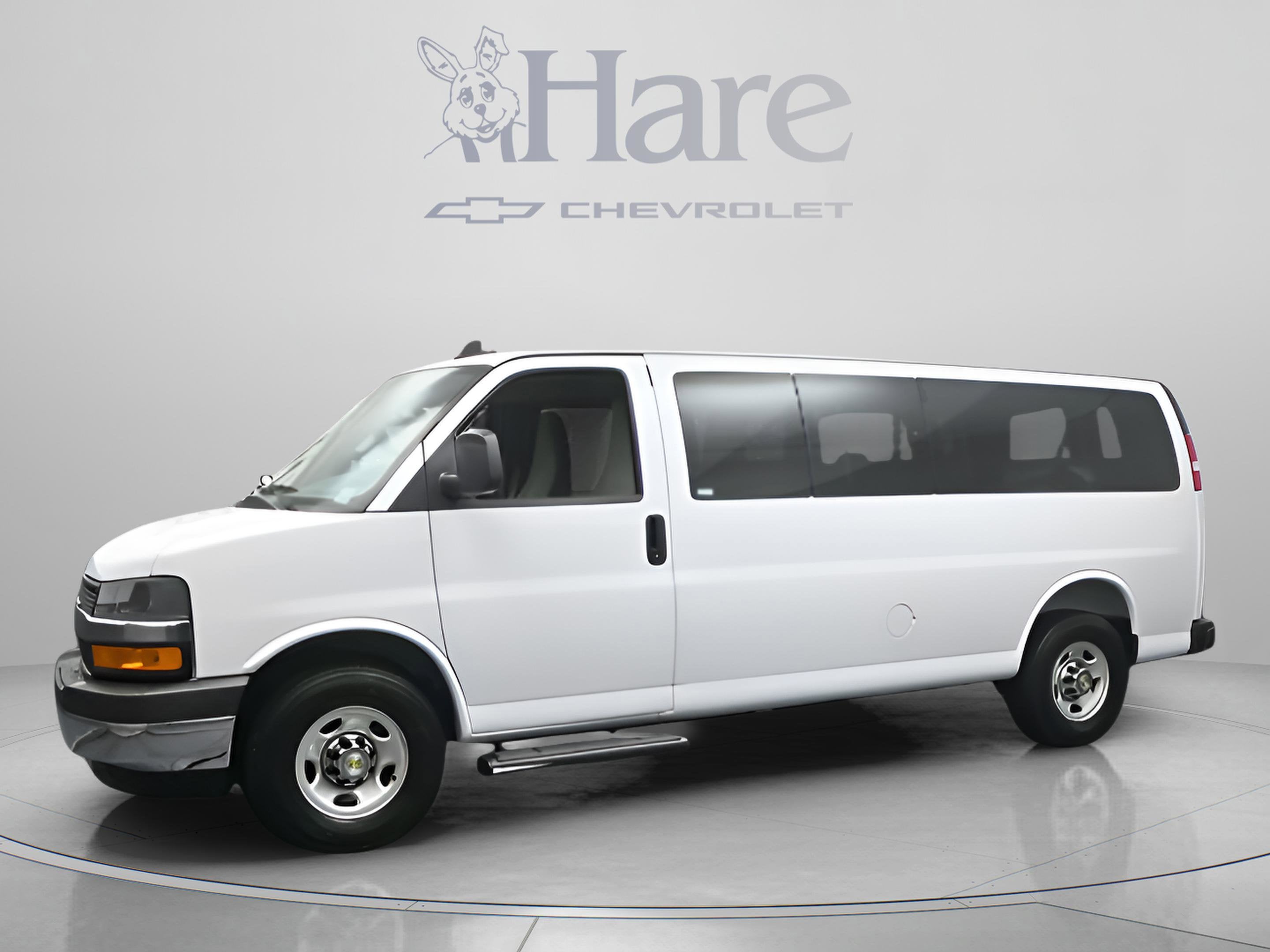 2025 Chevrolet Express 3500 LT Passenger