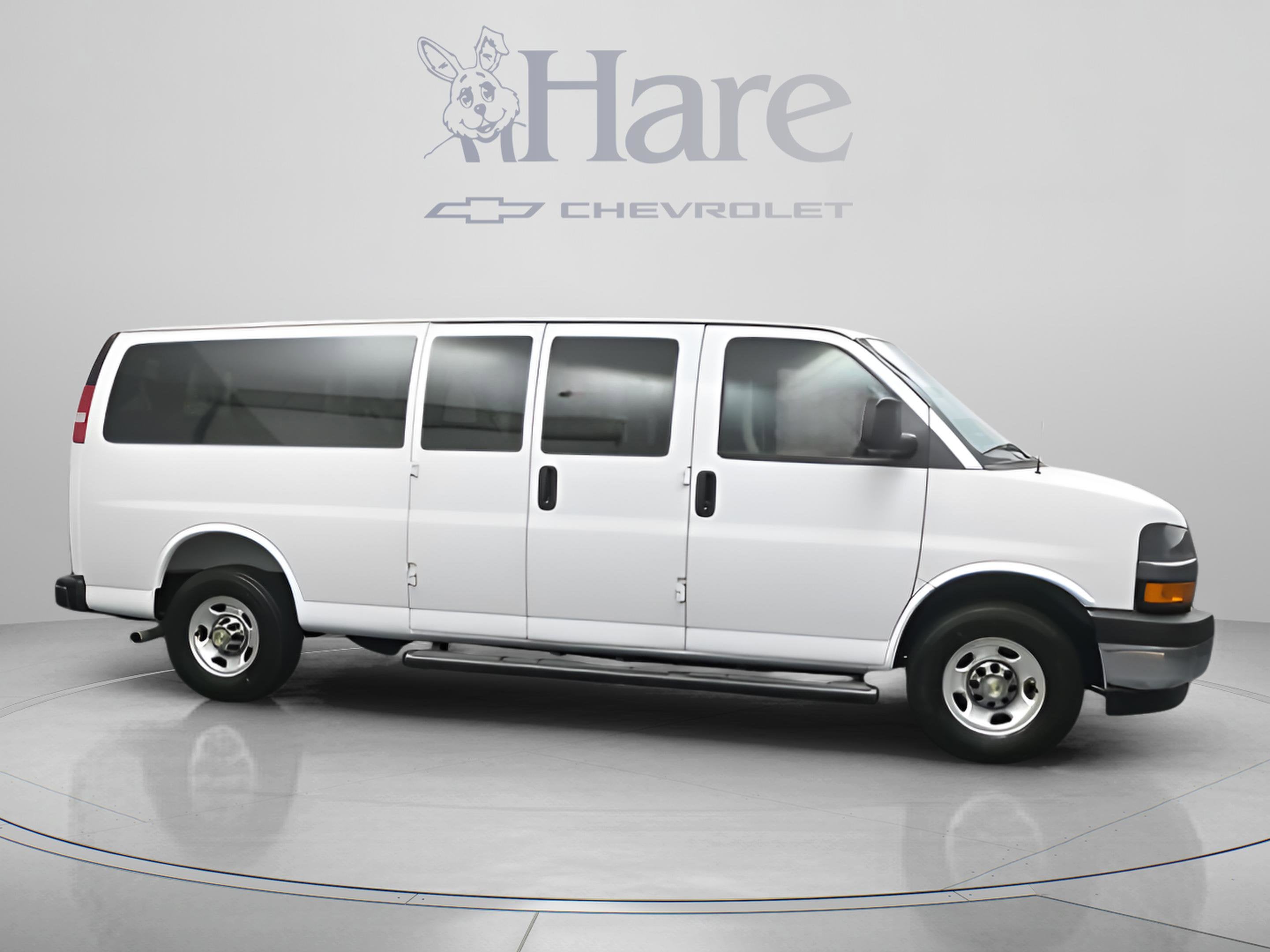 2025 Chevrolet Express 3500 LT Passenger