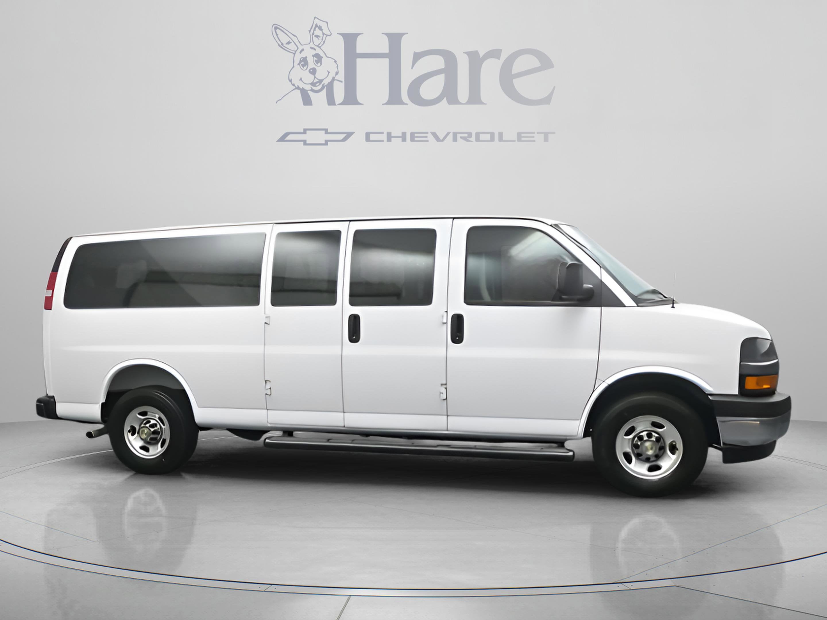 2025 Chevrolet Express 3500 LT Passenger