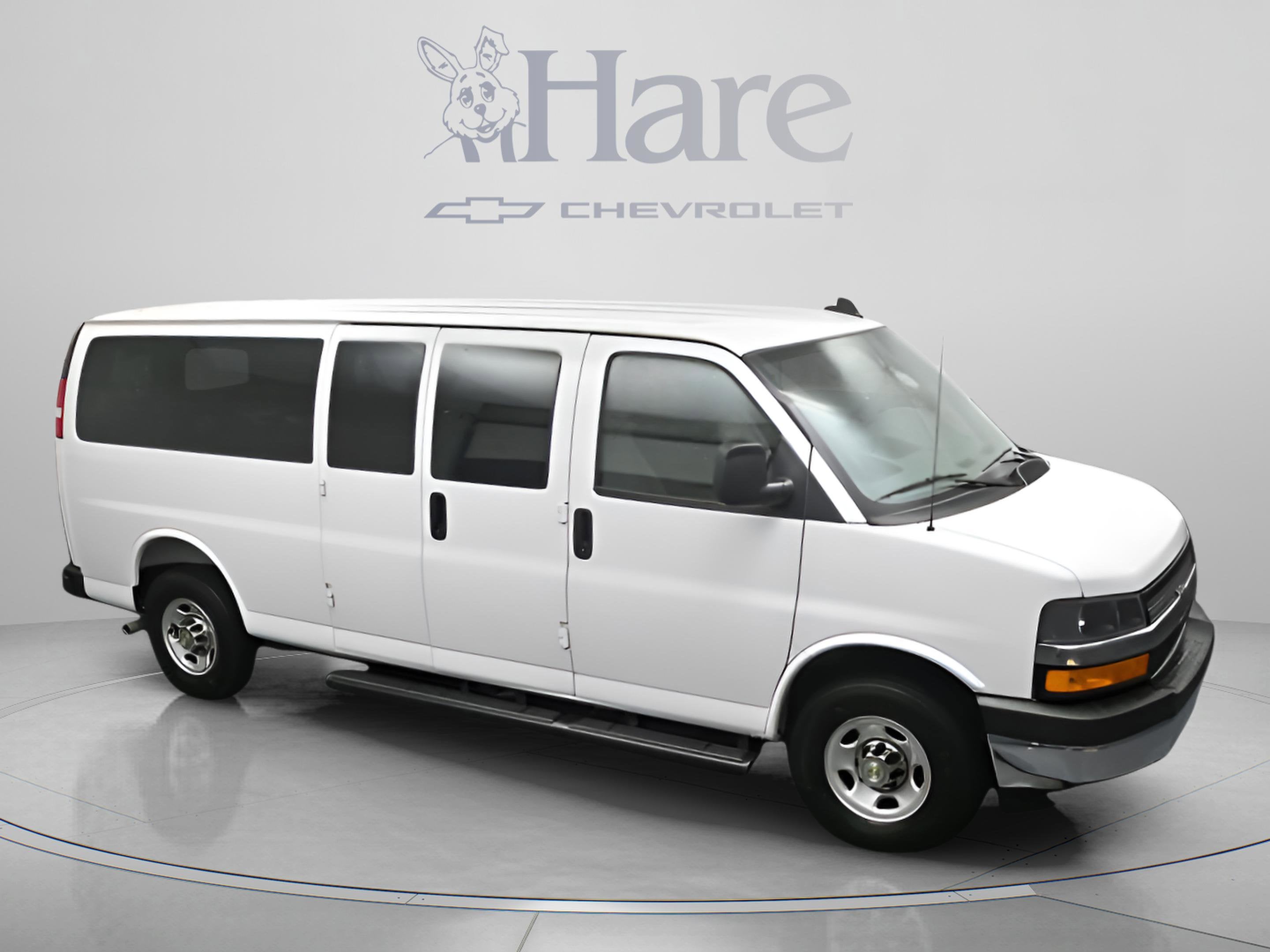 2025 Chevrolet Express 3500 LT Passenger