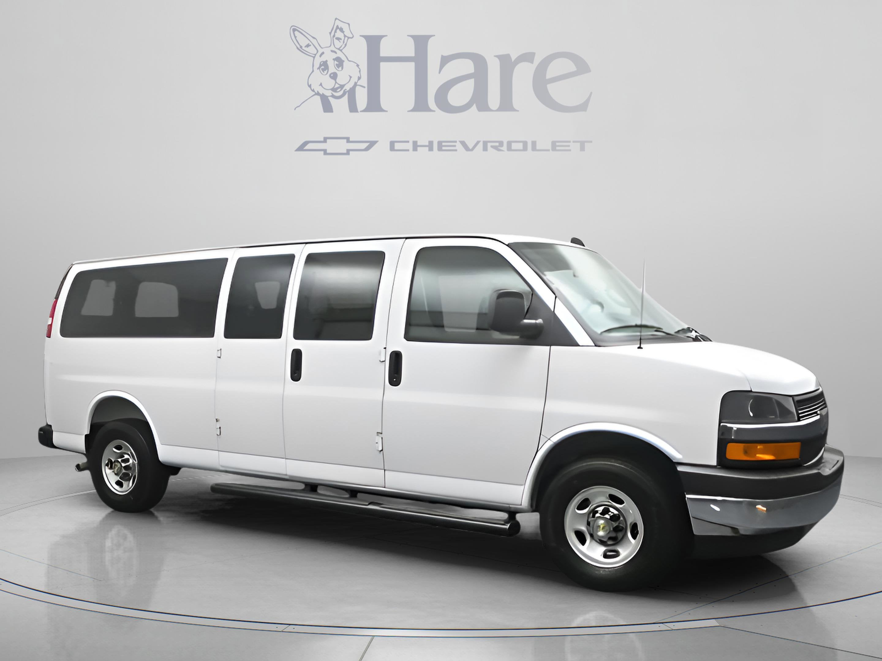 2025 Chevrolet Express 3500 LT Passenger