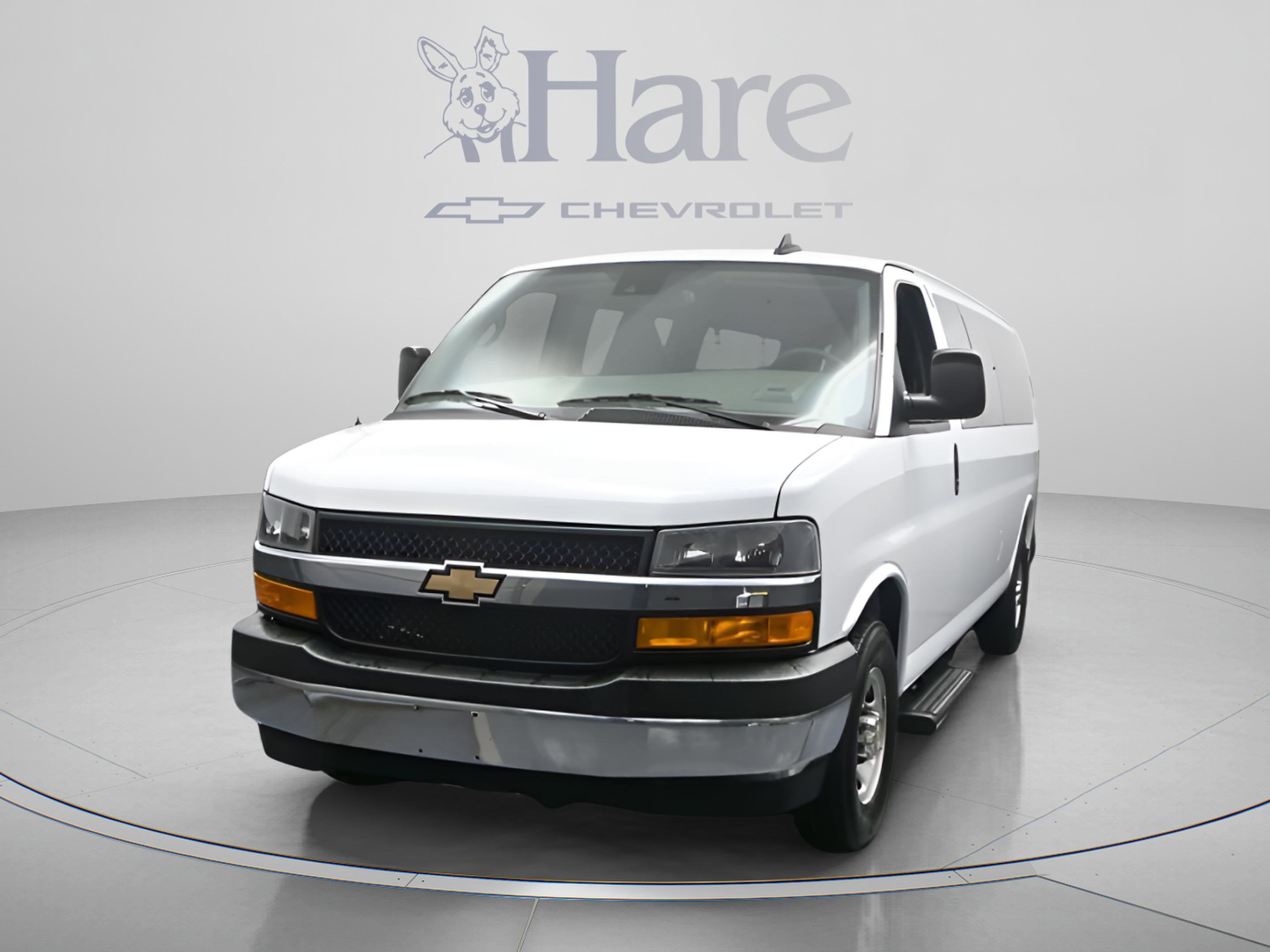 2025 Chevrolet Express 3500 LT Passenger