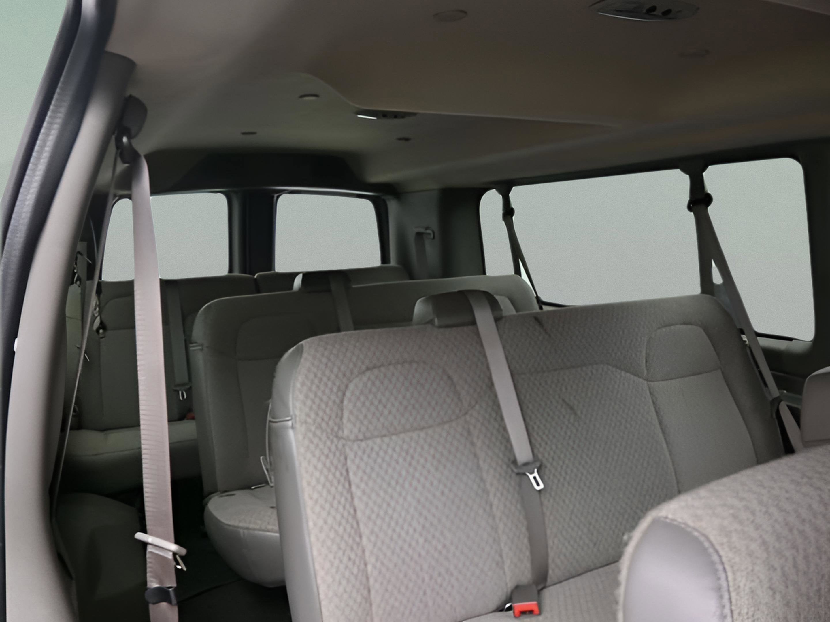 2025 Chevrolet Express 3500 LT Passenger
