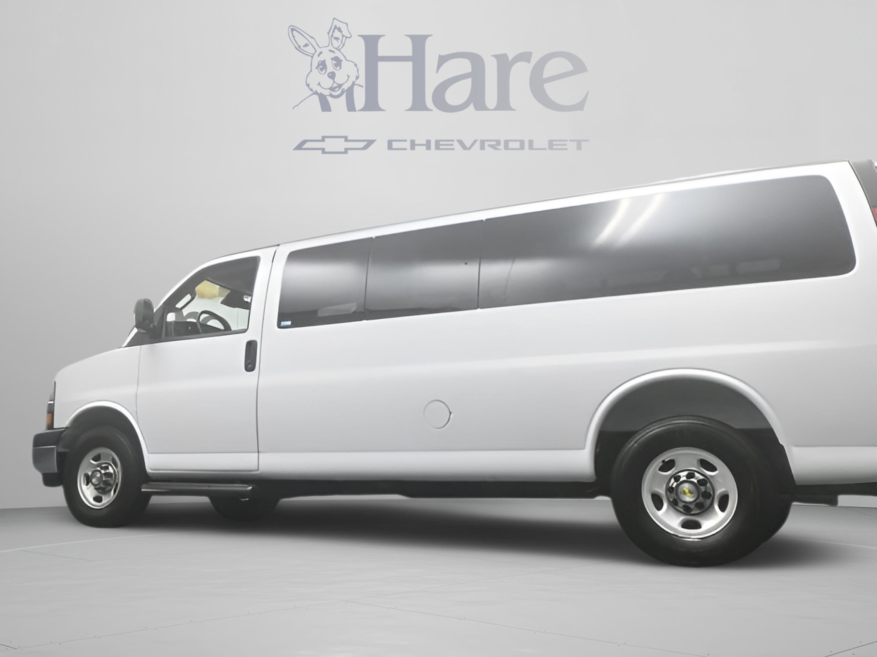 2025 Chevrolet Express 3500 LT Passenger