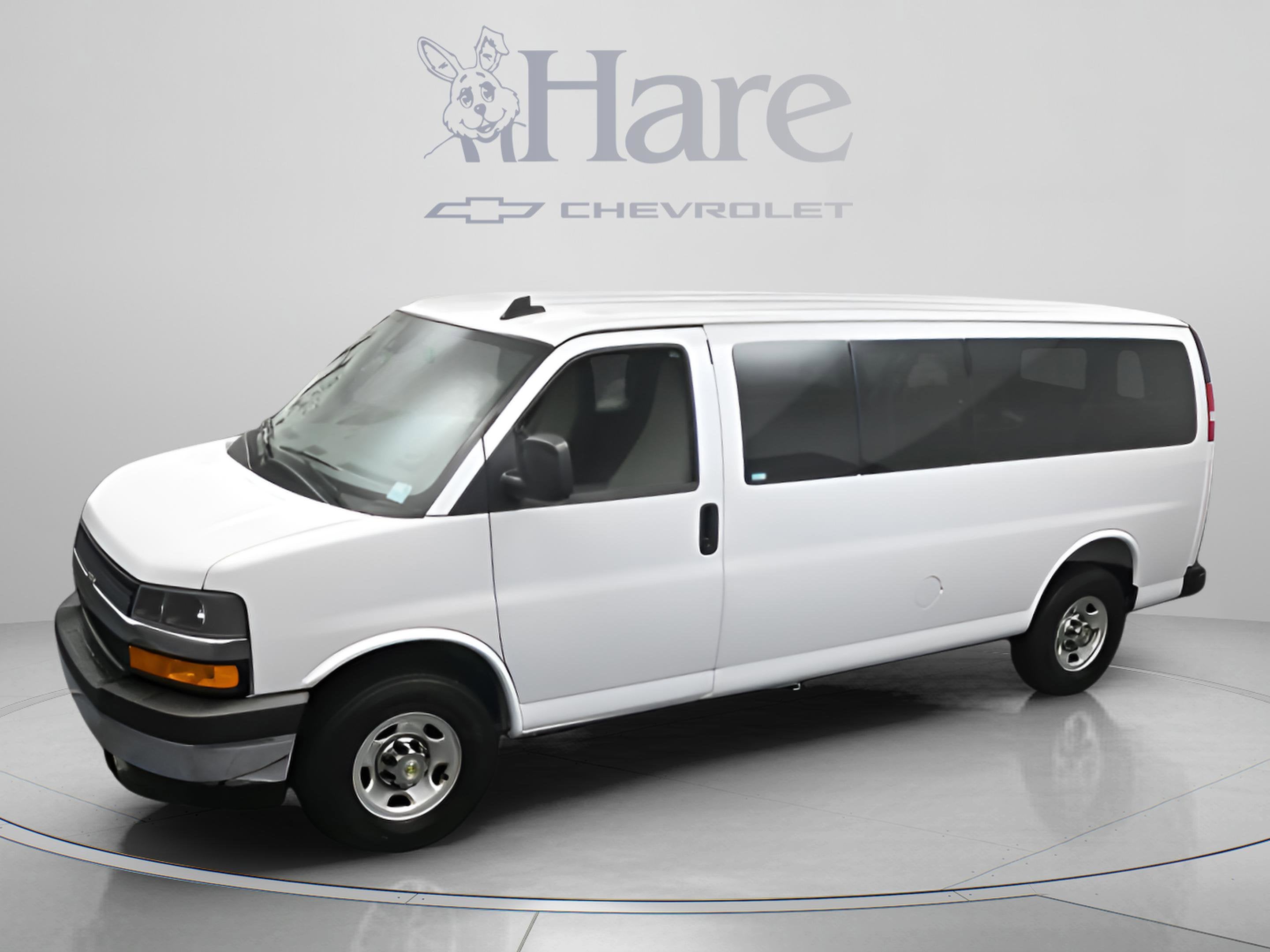 2025 Chevrolet Express 3500 LT Passenger