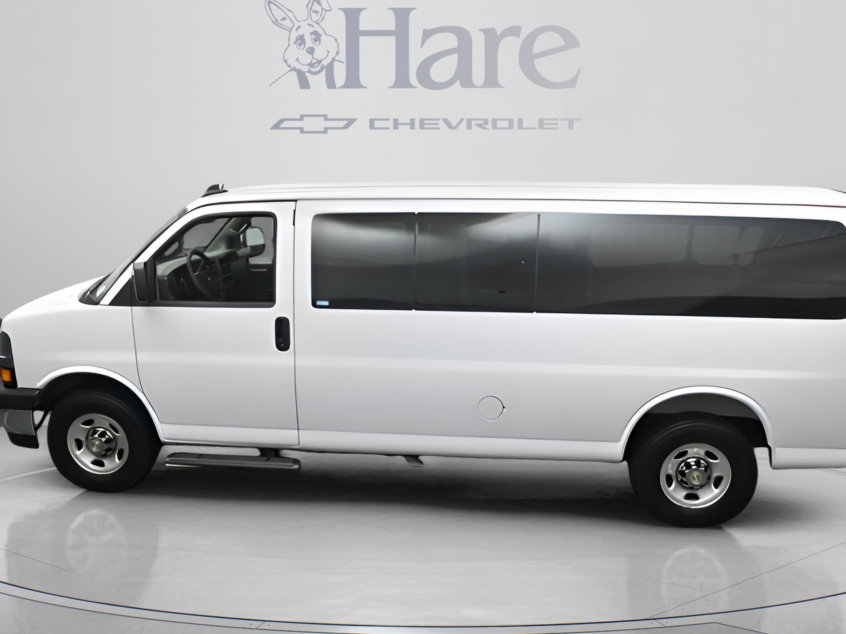 2025 Chevrolet Express 3500 LT Passenger