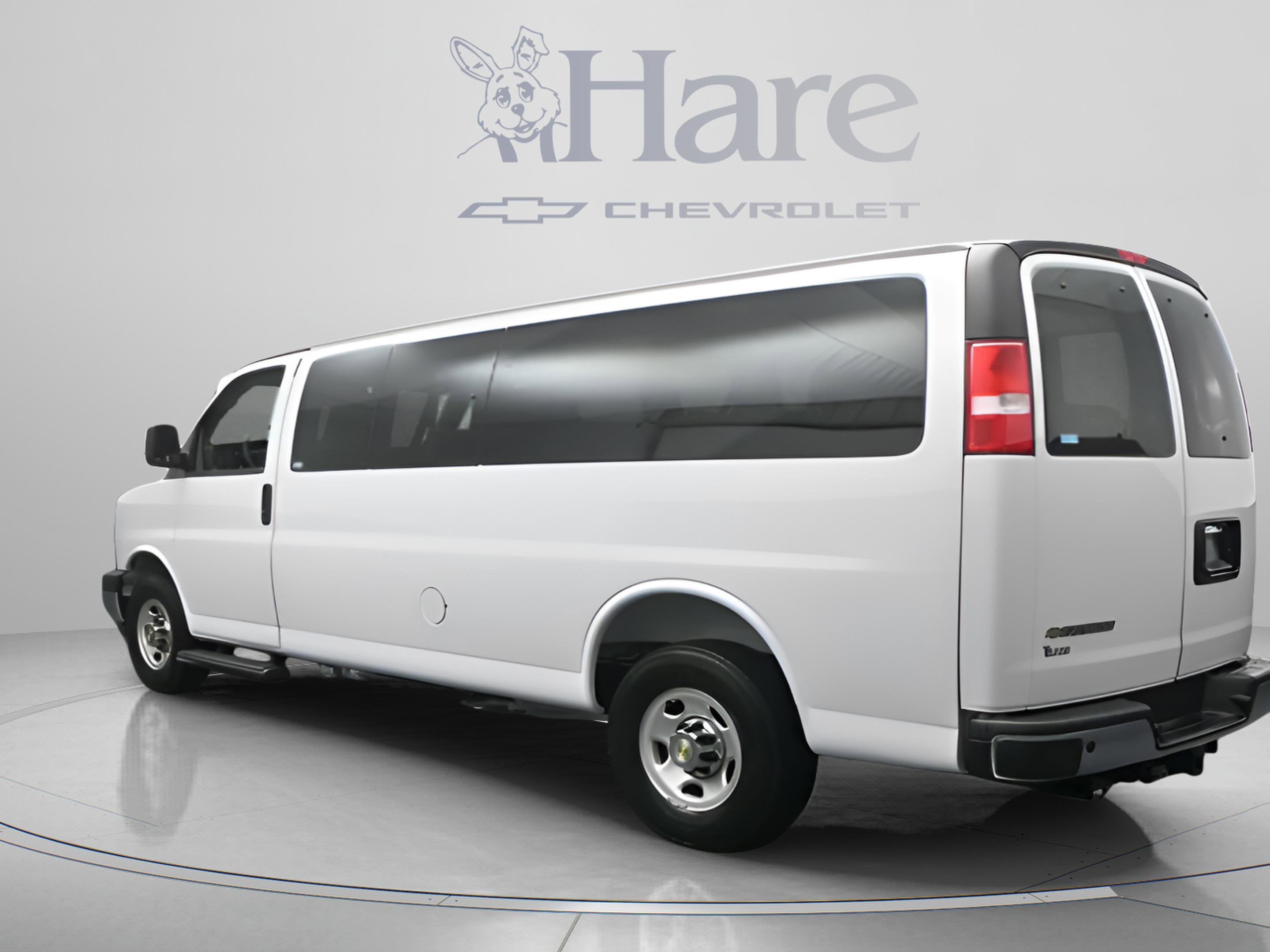 2025 Chevrolet Express 3500 LT Passenger