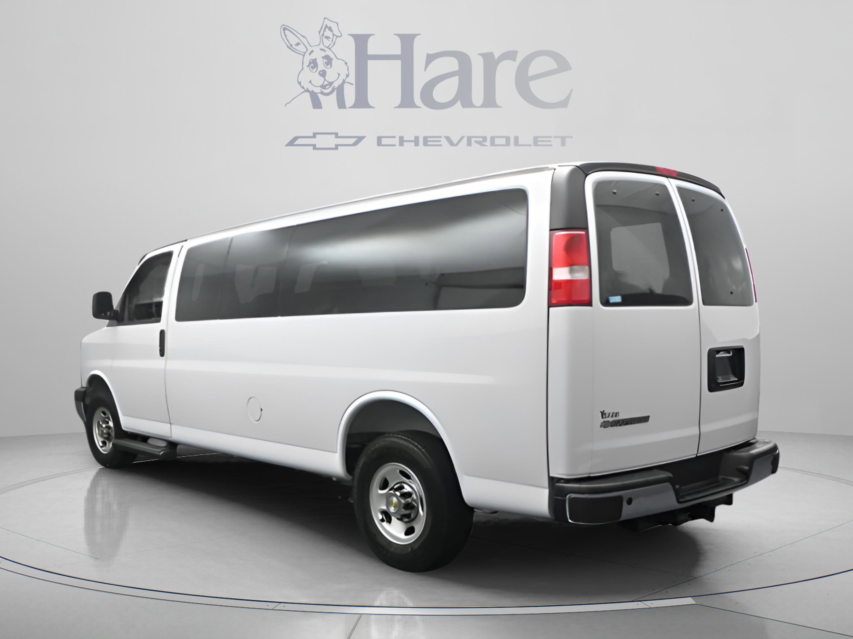 2025 Chevrolet Express 3500 LT Passenger