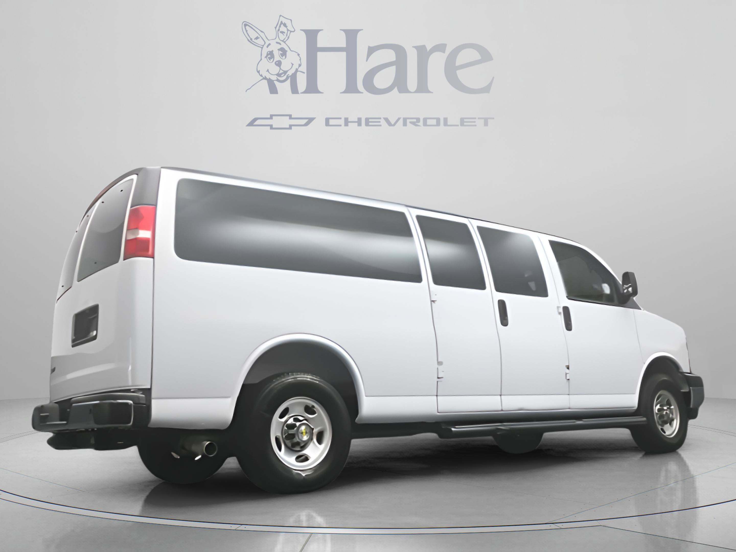 2025 Chevrolet Express 3500 LT Passenger