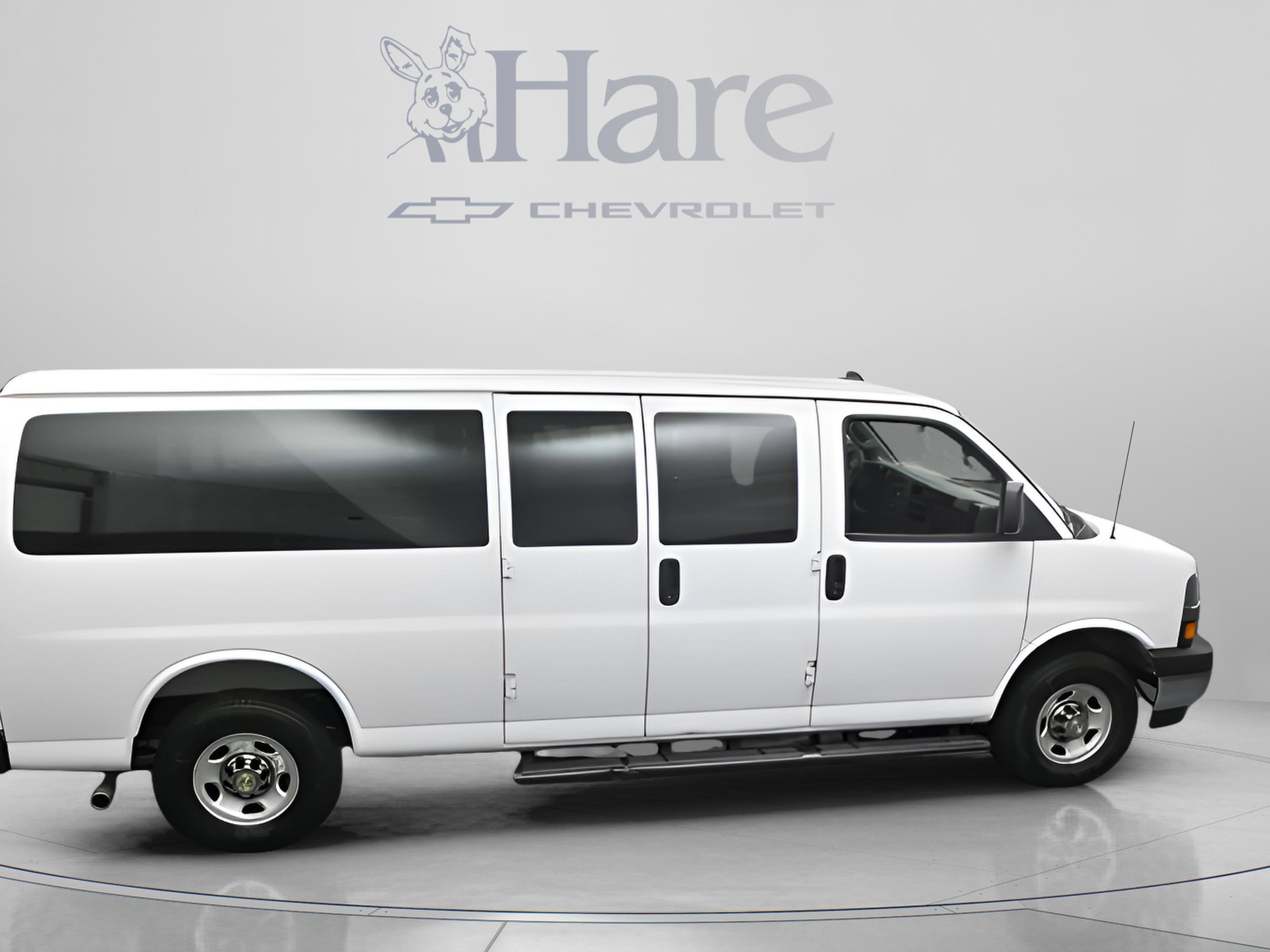 2025 Chevrolet Express 3500 LT Passenger