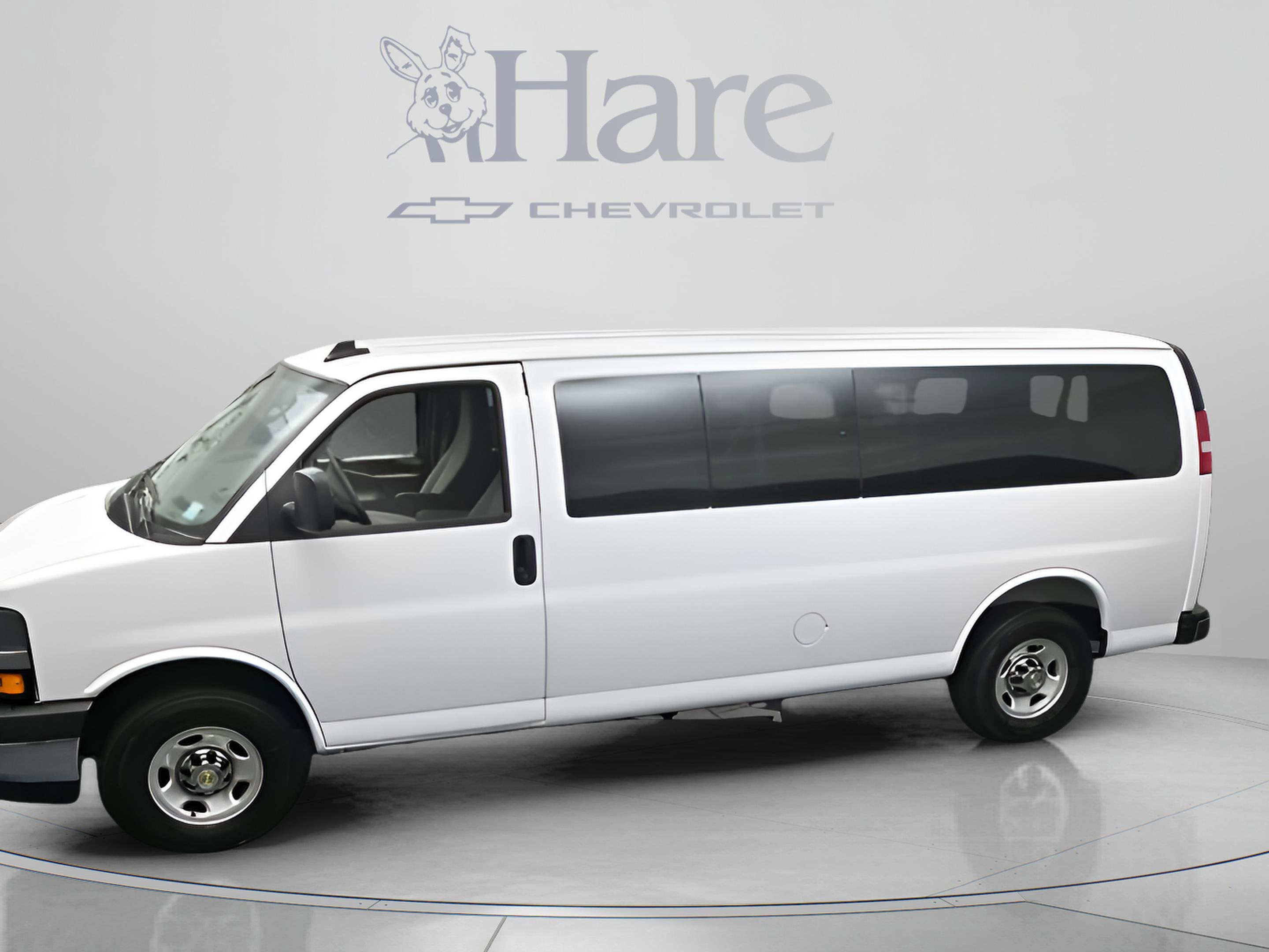 2025 Chevrolet Express 3500 LT Passenger